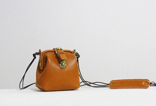 Handmade Leather crossbodybag purse shoulder bag for women leather bag