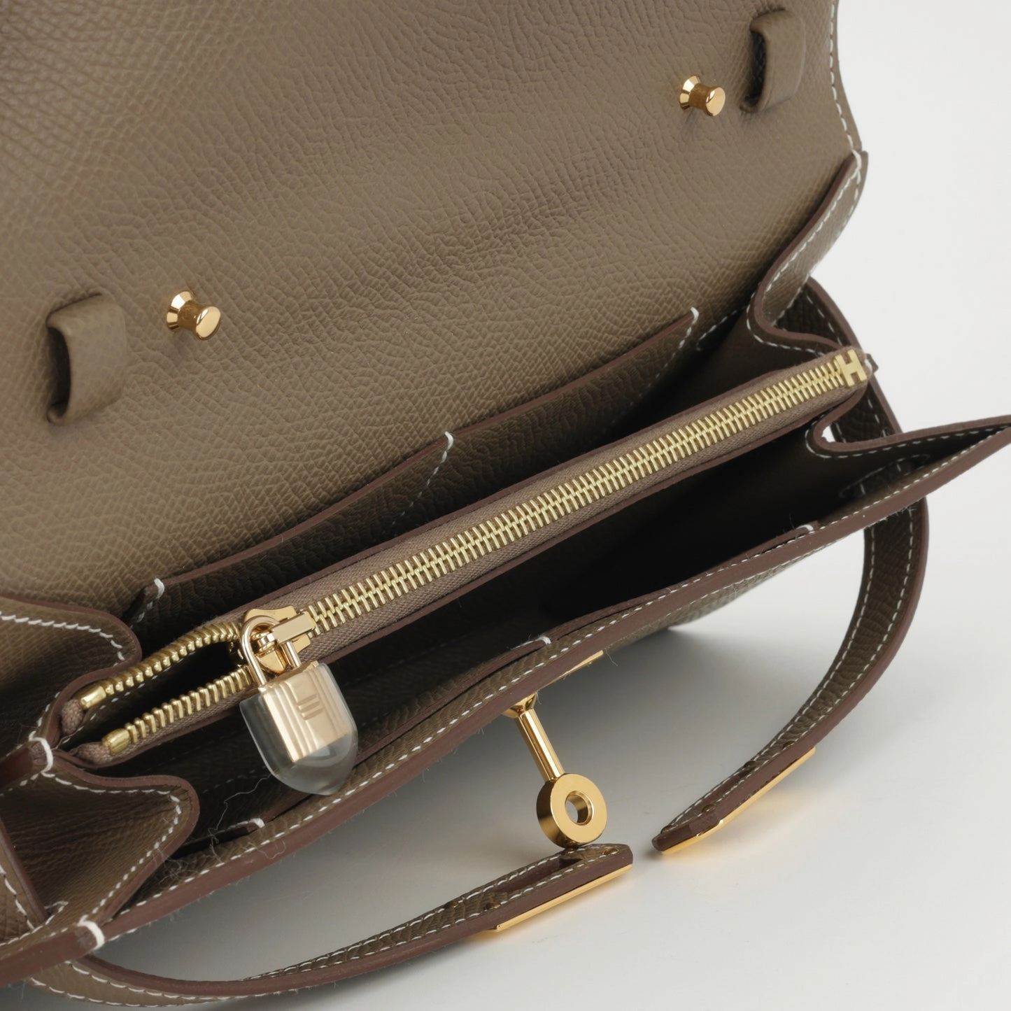 Herms - Kelly To Go Wallet - Etoupe Epsom GHW - 2024 - Pre-Loved
