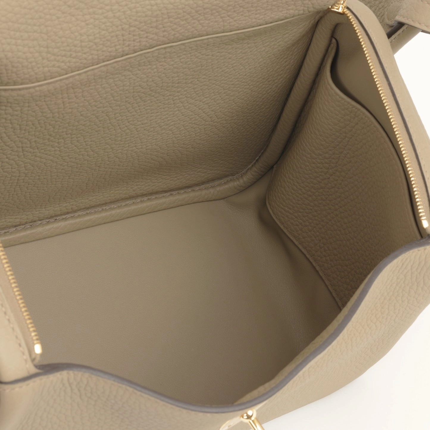 Herms - Lindy 26 - Beige Marfa Clemence GHW - Unused - 2023