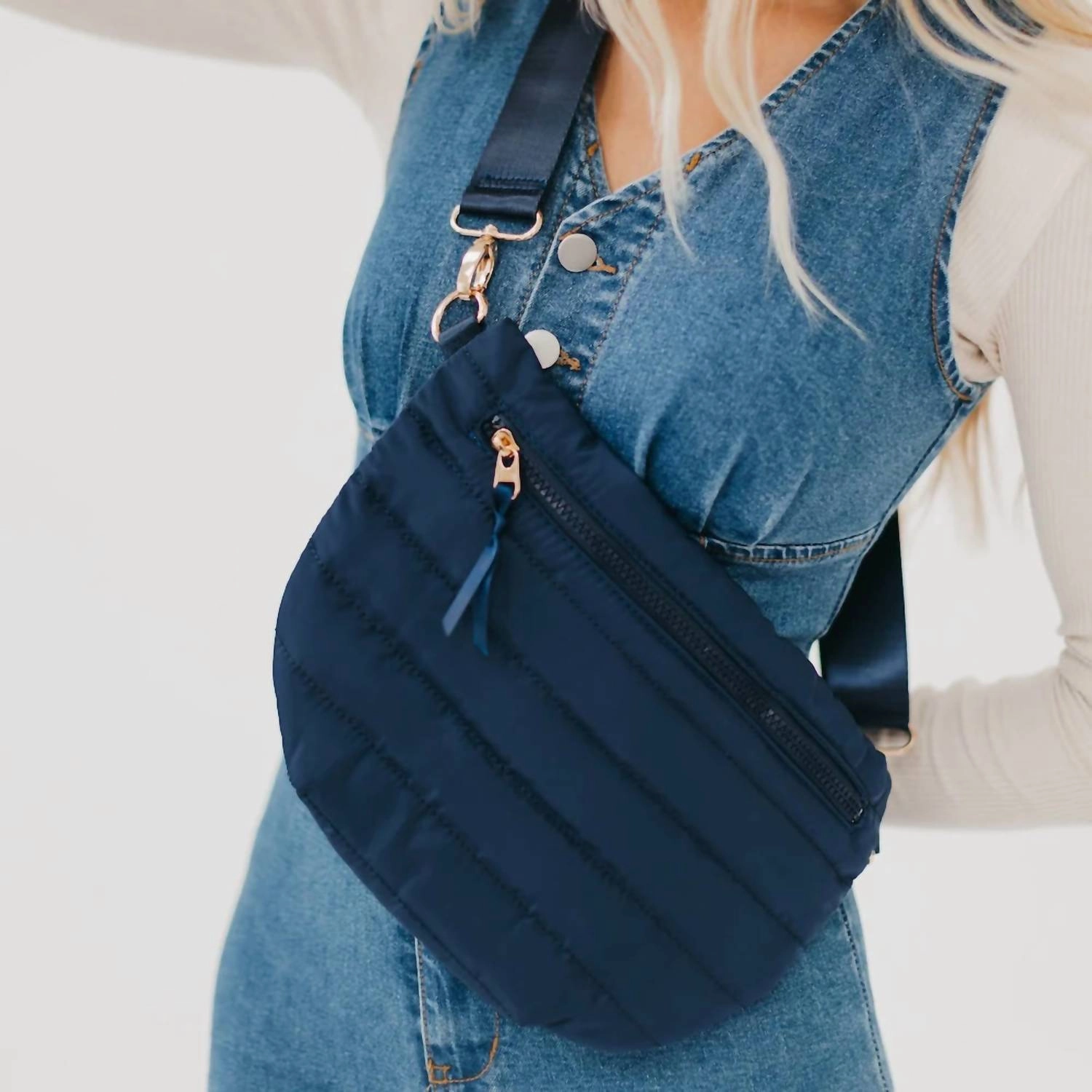 Jolie Belt Puffer Crossbody Bag In Navy