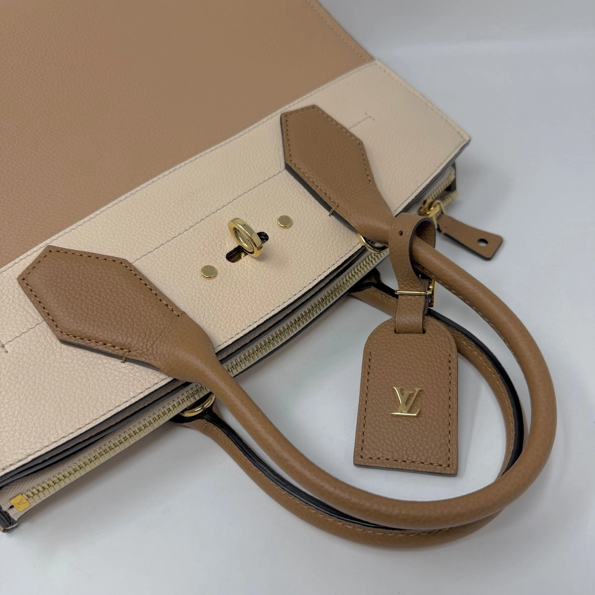 Louis Vuitton 2018 Bi-Color City Steamer MM
