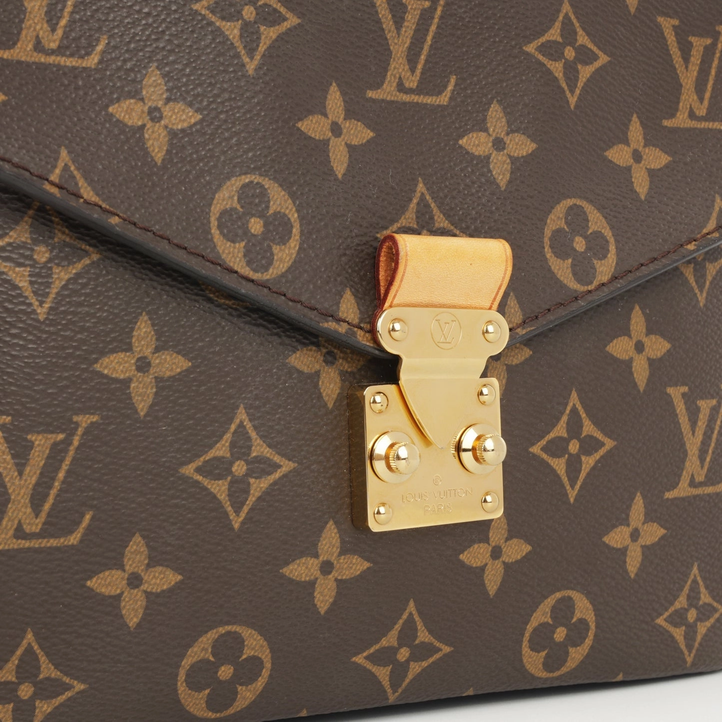 Louis Vuitton - Pochette Metis GHW - Monogram Canvas GHW - Pre-loved