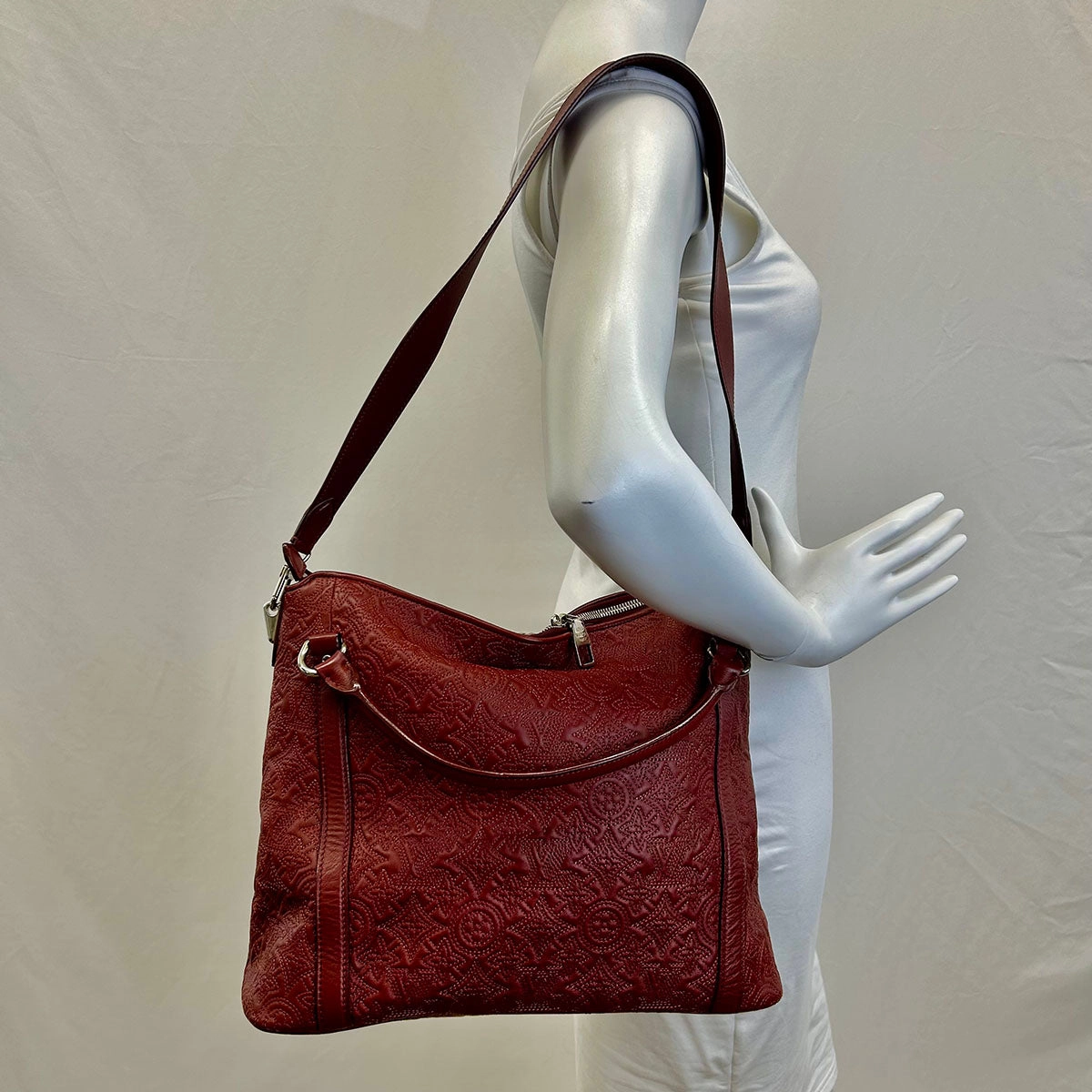 Louis Vuitton Antheia Ixia Handle Bag