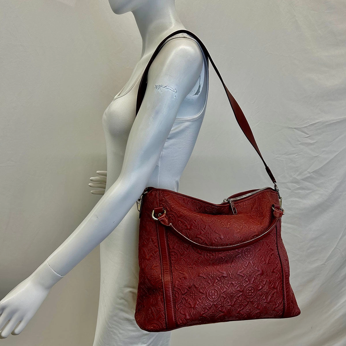 Louis Vuitton Antheia Ixia Handle Bag