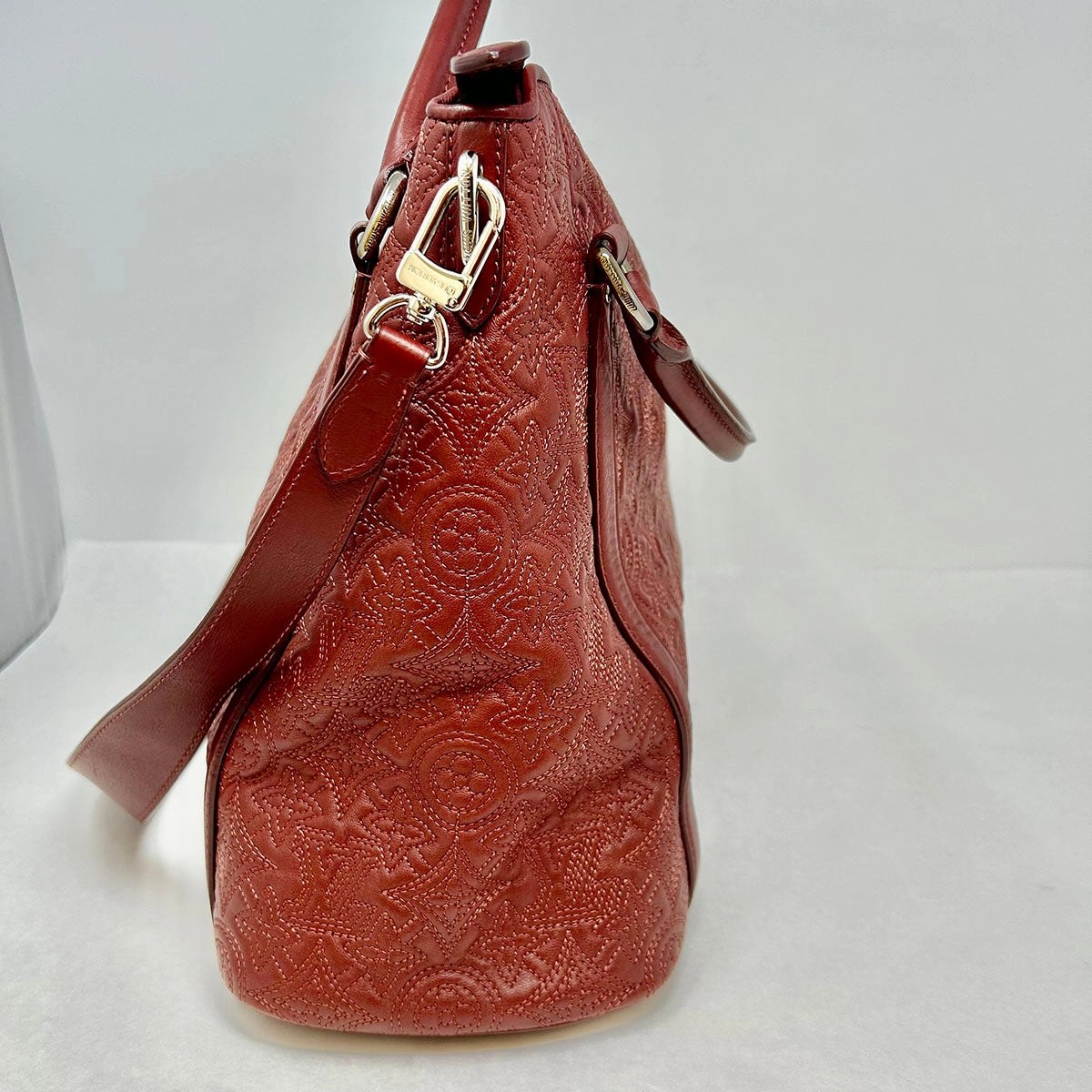 Louis Vuitton Antheia Ixia Handle Bag