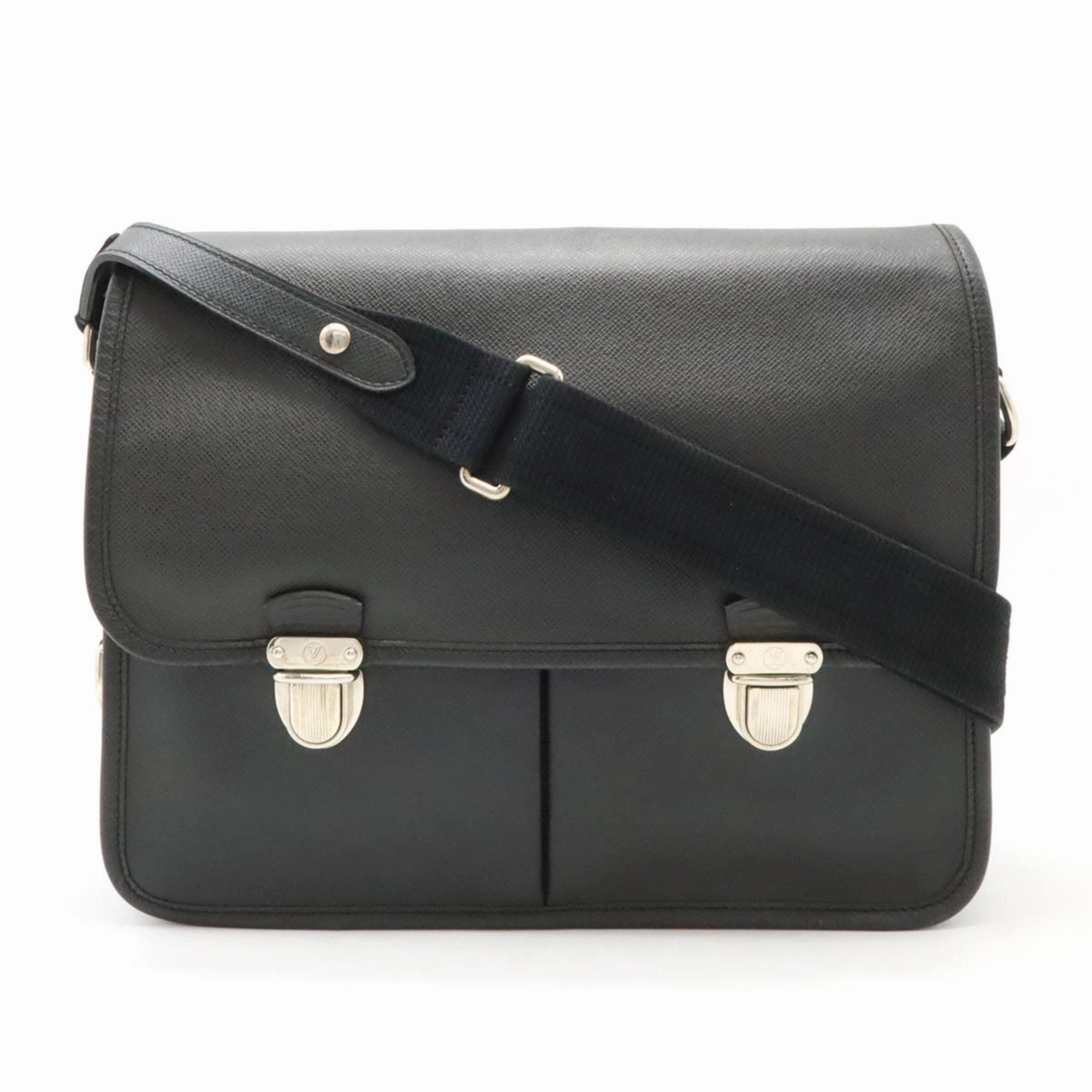 Louis Vuitton Ardoise Taiga Leather Shoulder Bag (Pre-Owned)