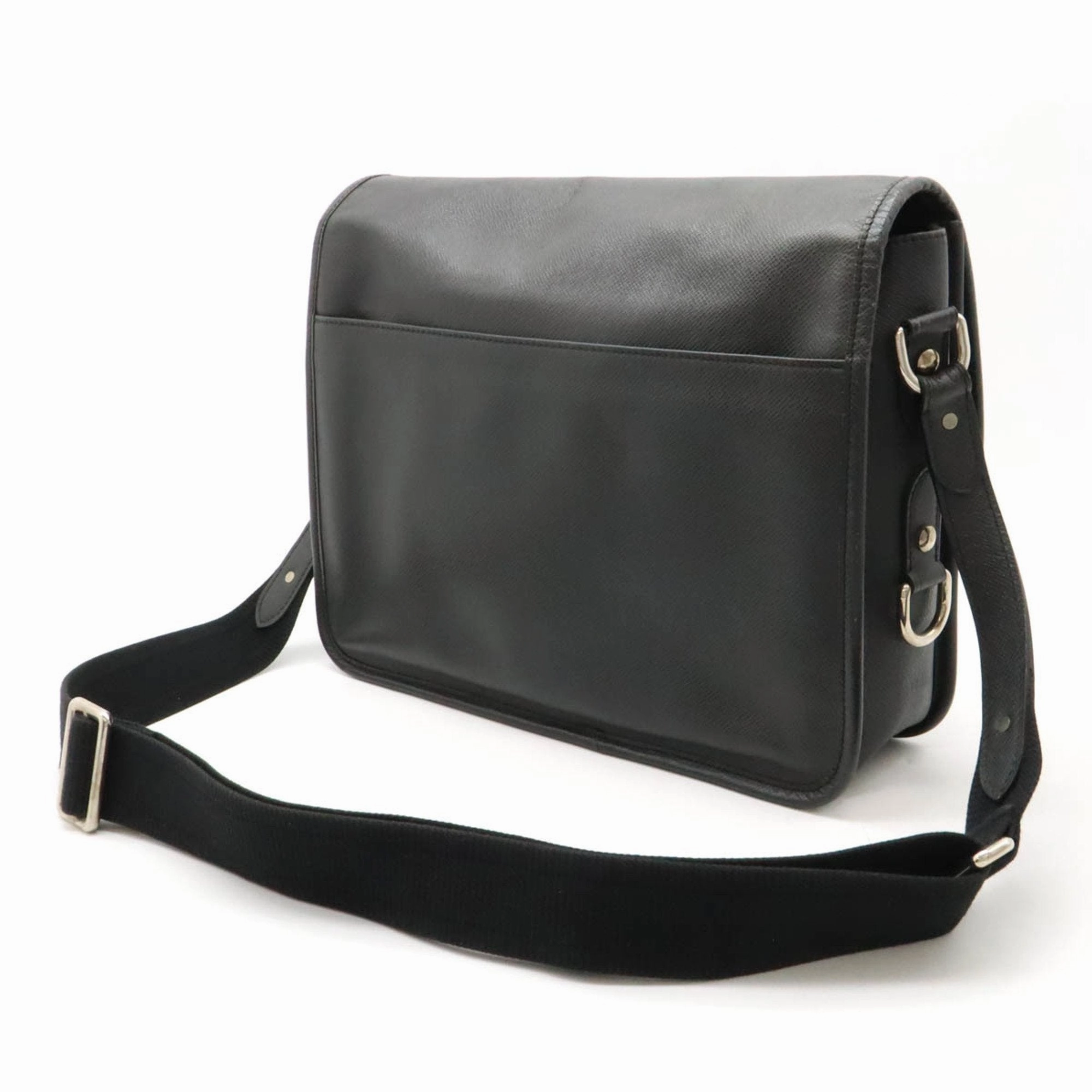 Louis Vuitton Ardoise Taiga Leather Shoulder Bag (Pre-Owned)