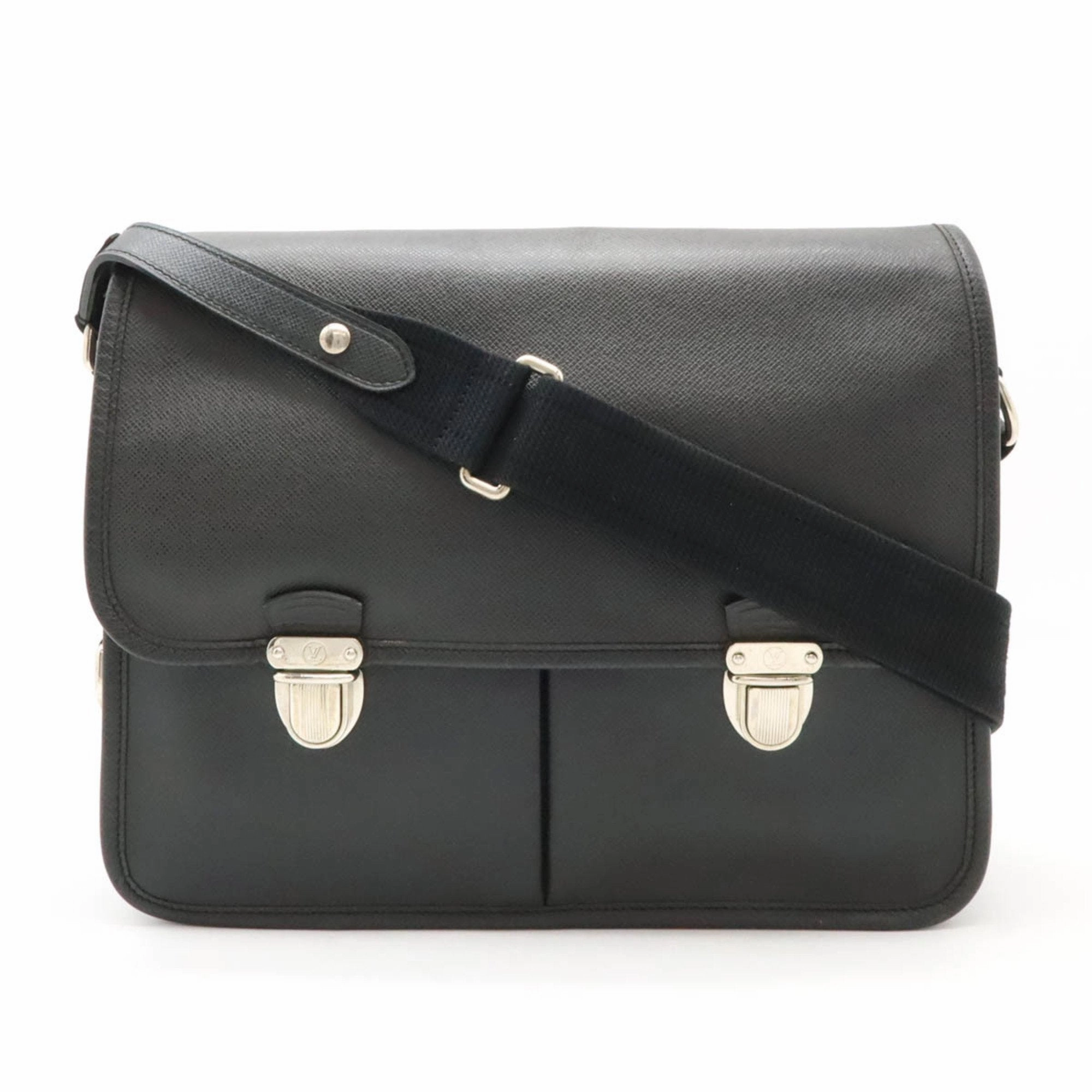 Louis Vuitton Ardoise Taiga Leather Shoulder Bag (Pre-Owned)