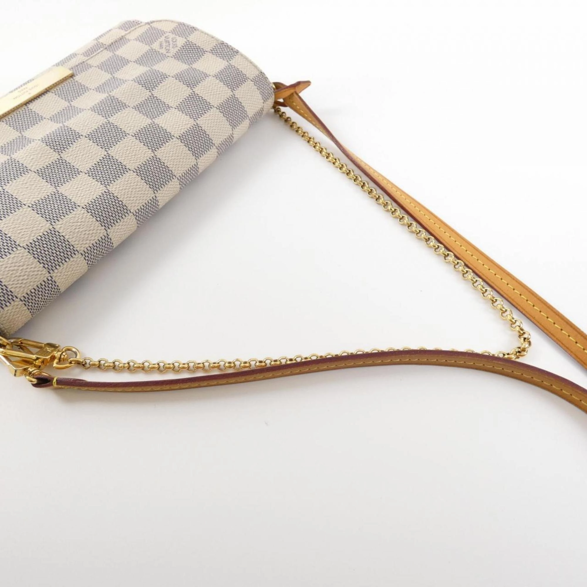 Louis Vuitton Azur ivory Coated Canvas Shoulder Bag (Pre-Owned)
