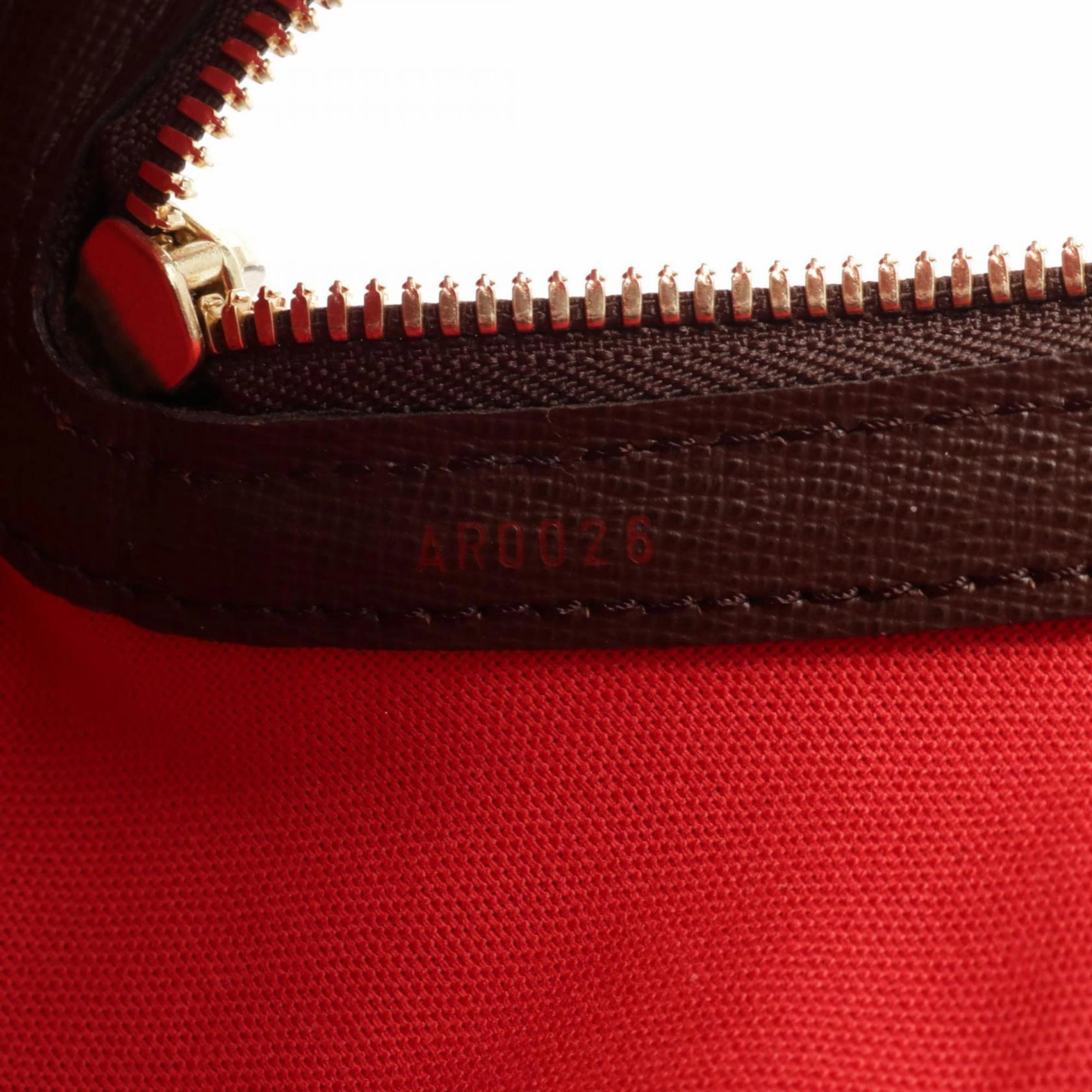 Louis Vuitton Belem Mm Canvas Shoulder Bag (Pre-Owned)