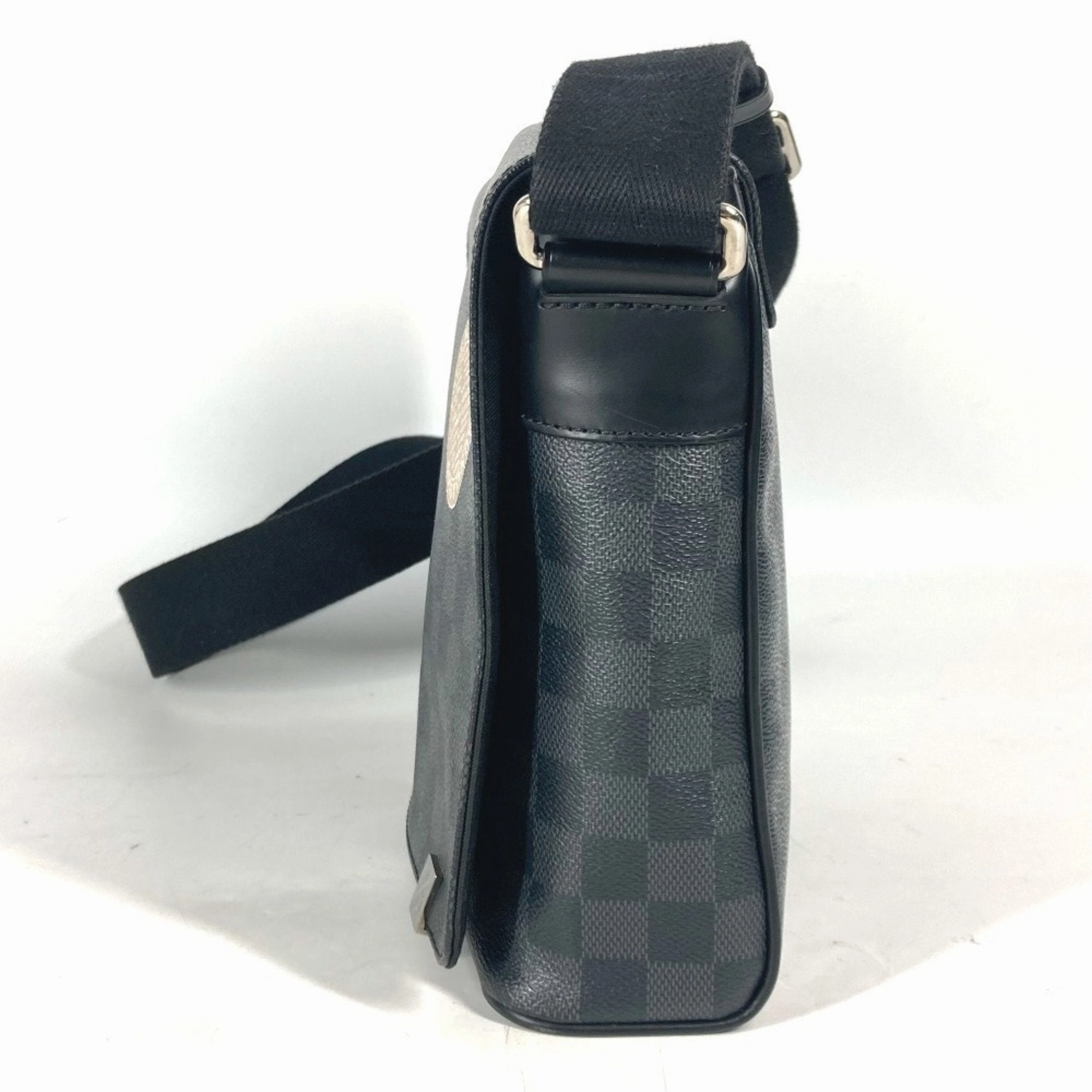 Louis Vuitton Damier Graphite Shoulder Bag (Pre-Owned)
