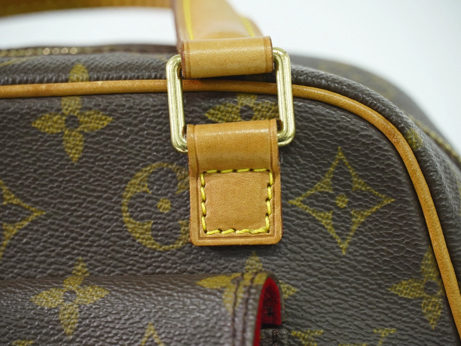 Louis Vuitton Excentri Cit Canvas Handbag (Pre-Owned)