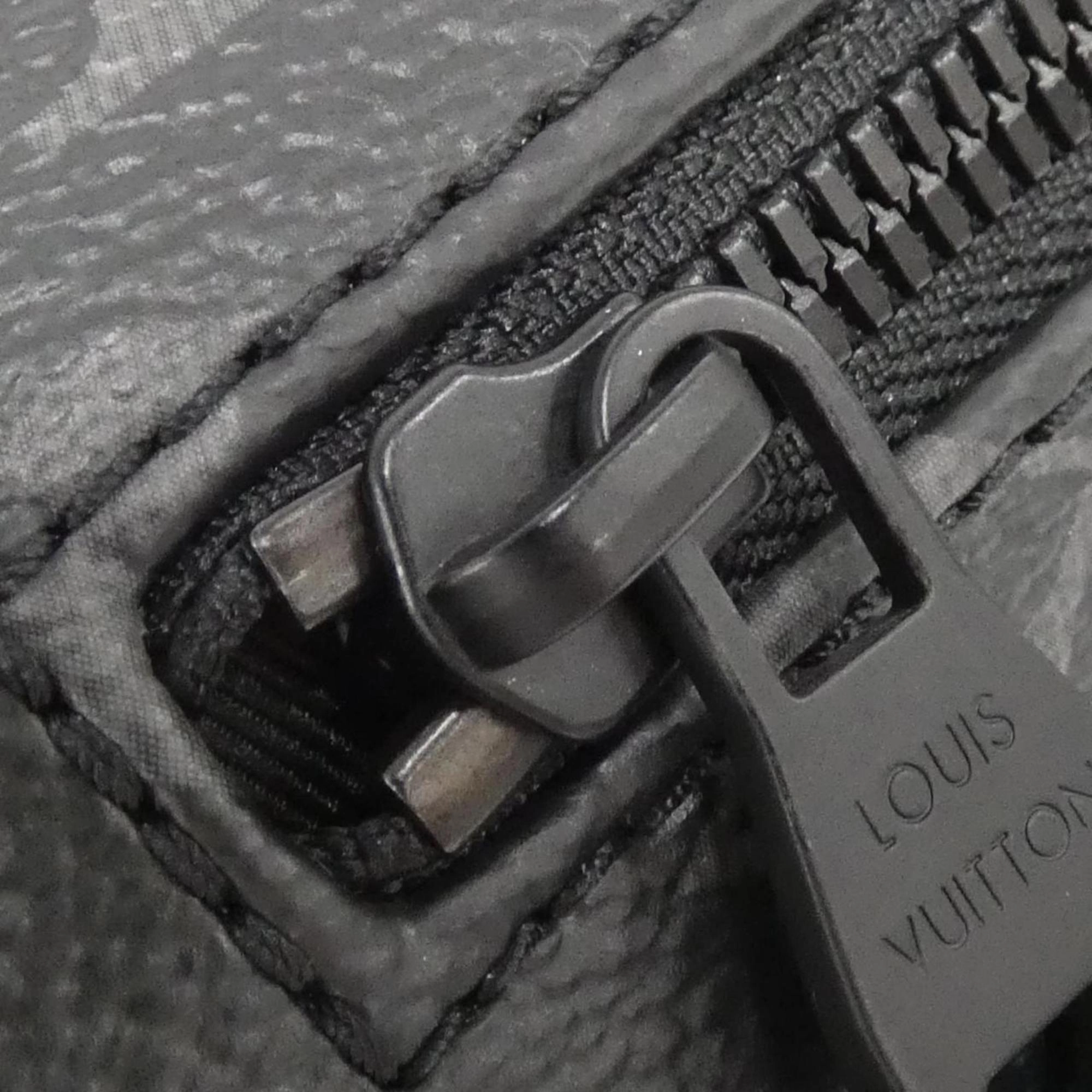 Louis Vuitton Gris Monogram Eclipse Monogram Eclipse Shoulder Bag (Pre-Owned)