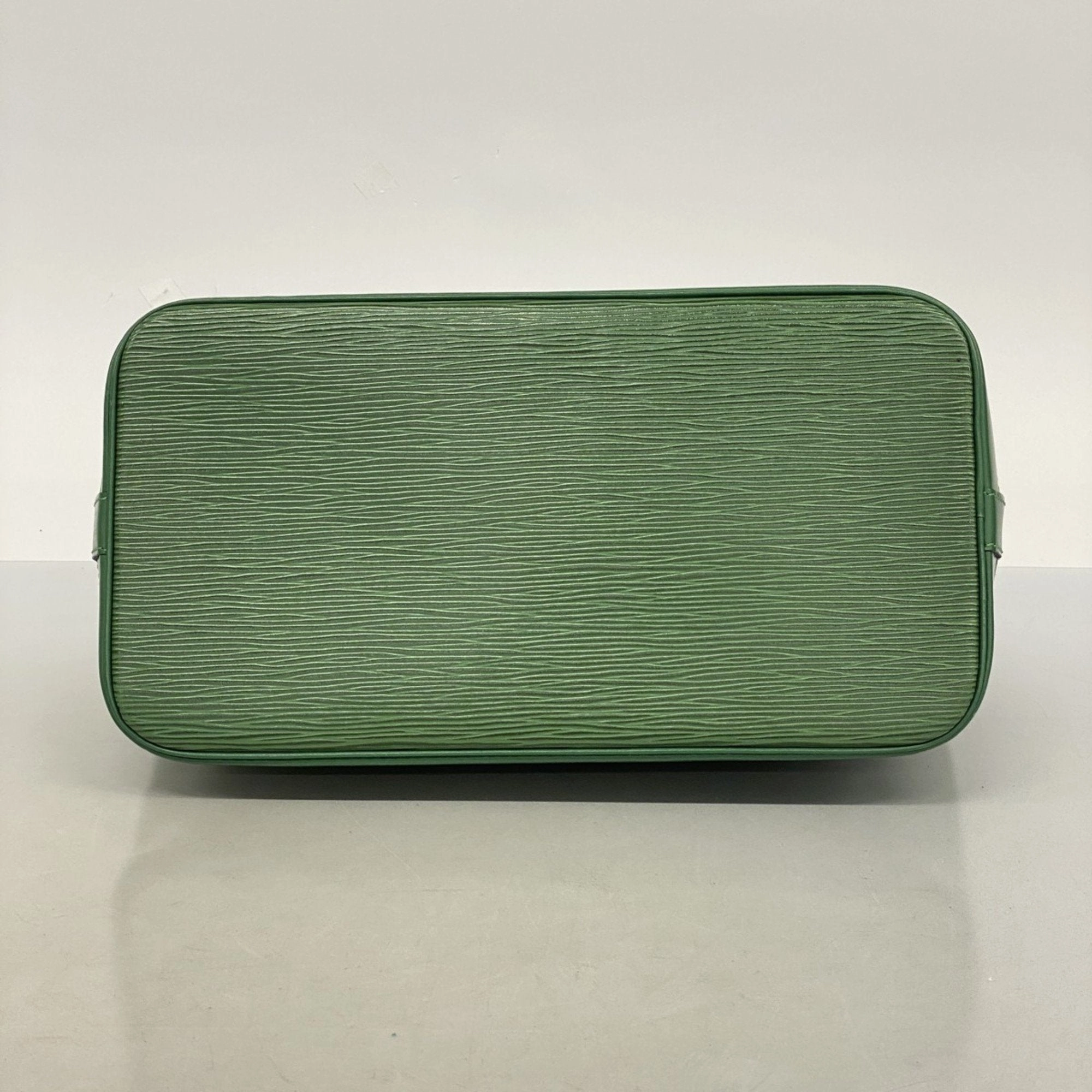 Louis Vuitton Handbag (Pre-Owned)