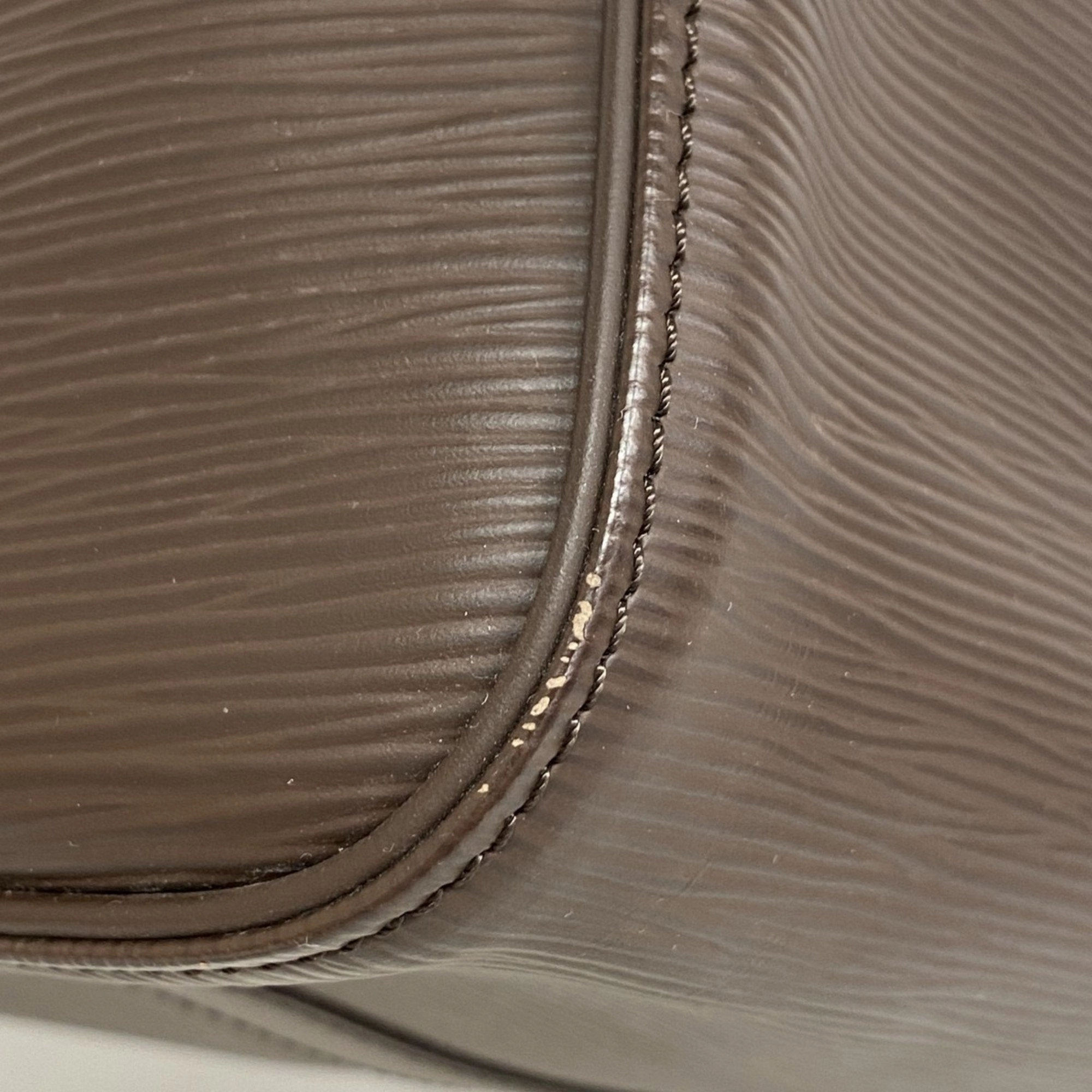Louis Vuitton Handbag (Pre-Owned)