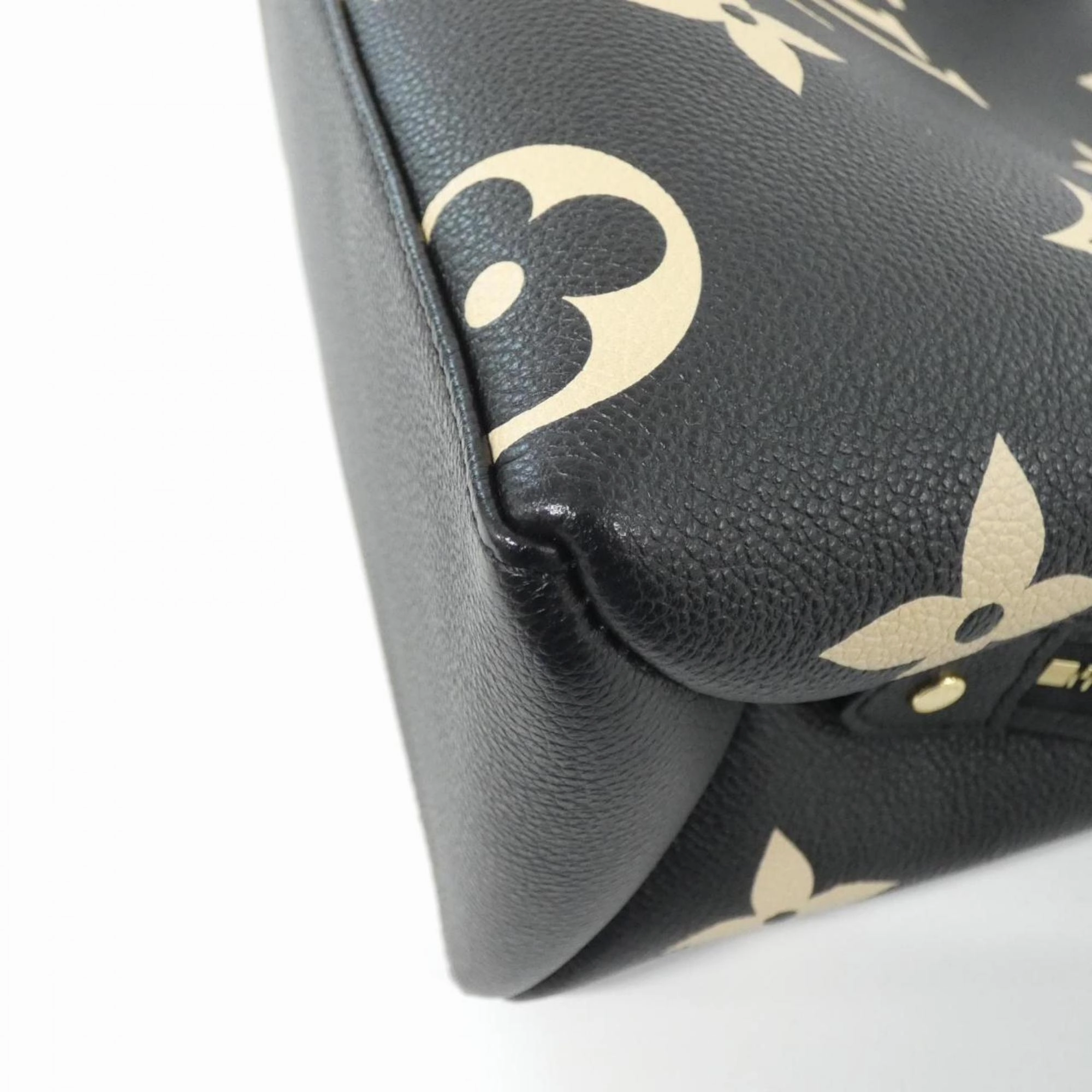 Louis Vuitton  Leather Handbag (Pre-Owned)