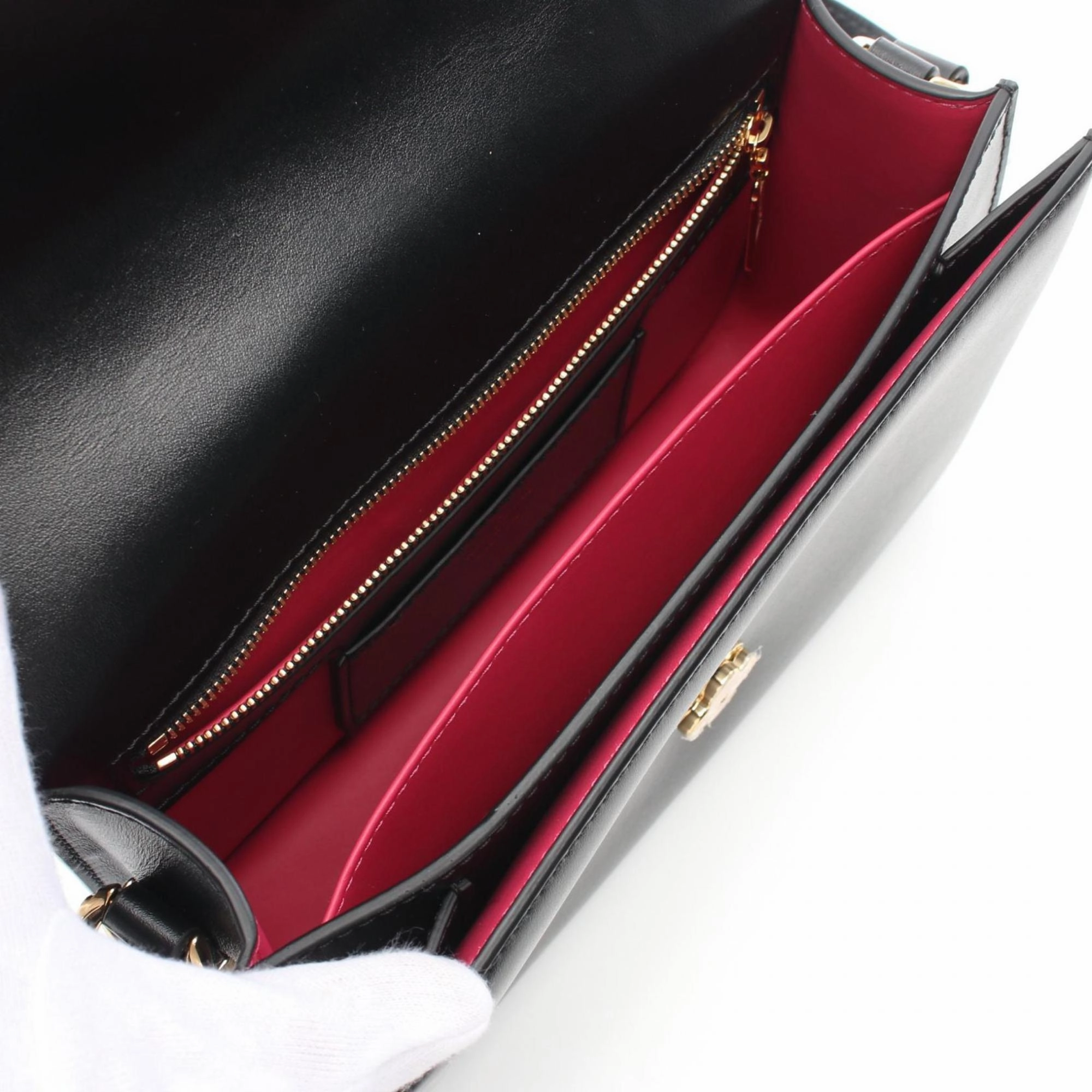Louis Vuitton Leather Shoulder Bag (Pre-Owned)
