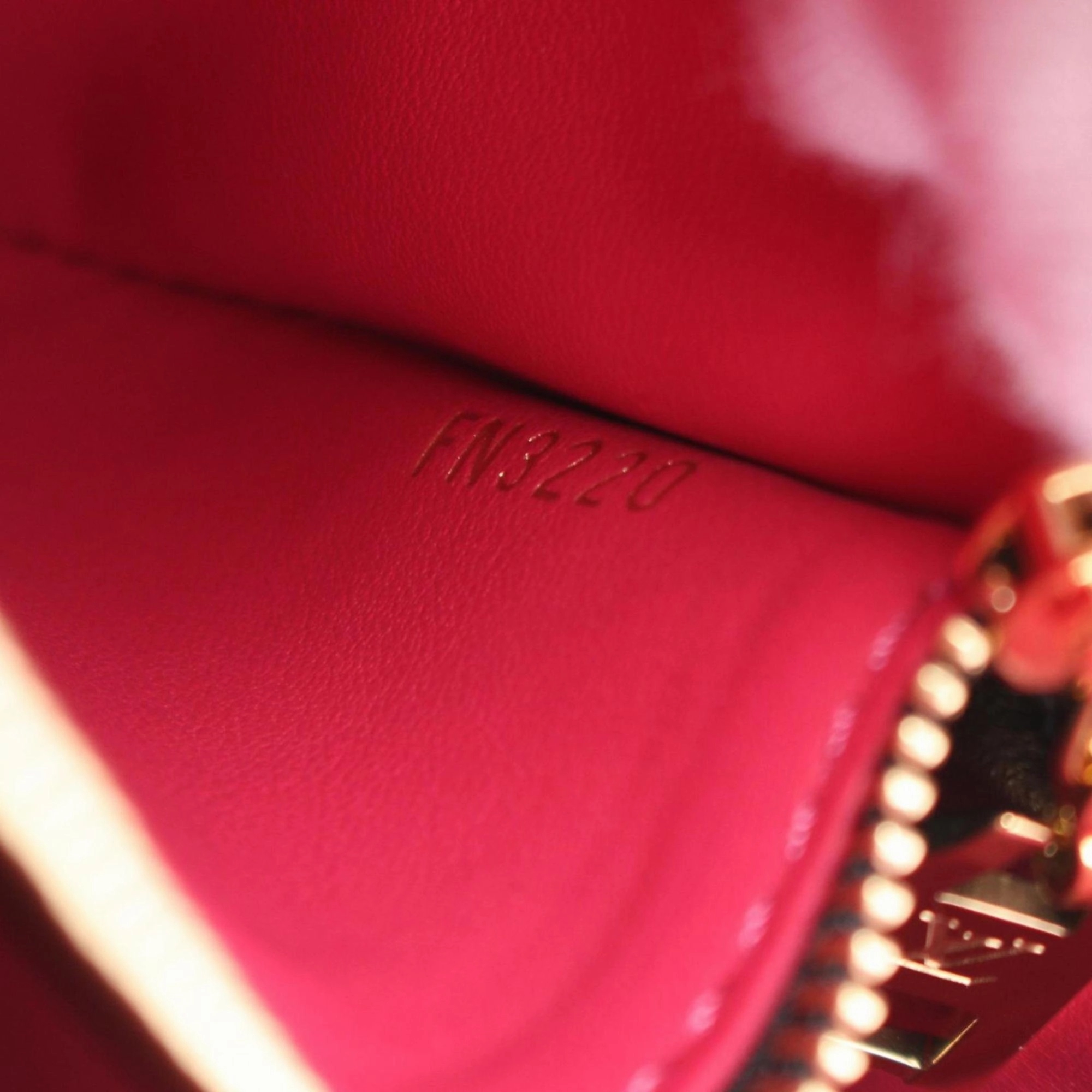 Louis Vuitton Leather Shoulder Bag (Pre-Owned)