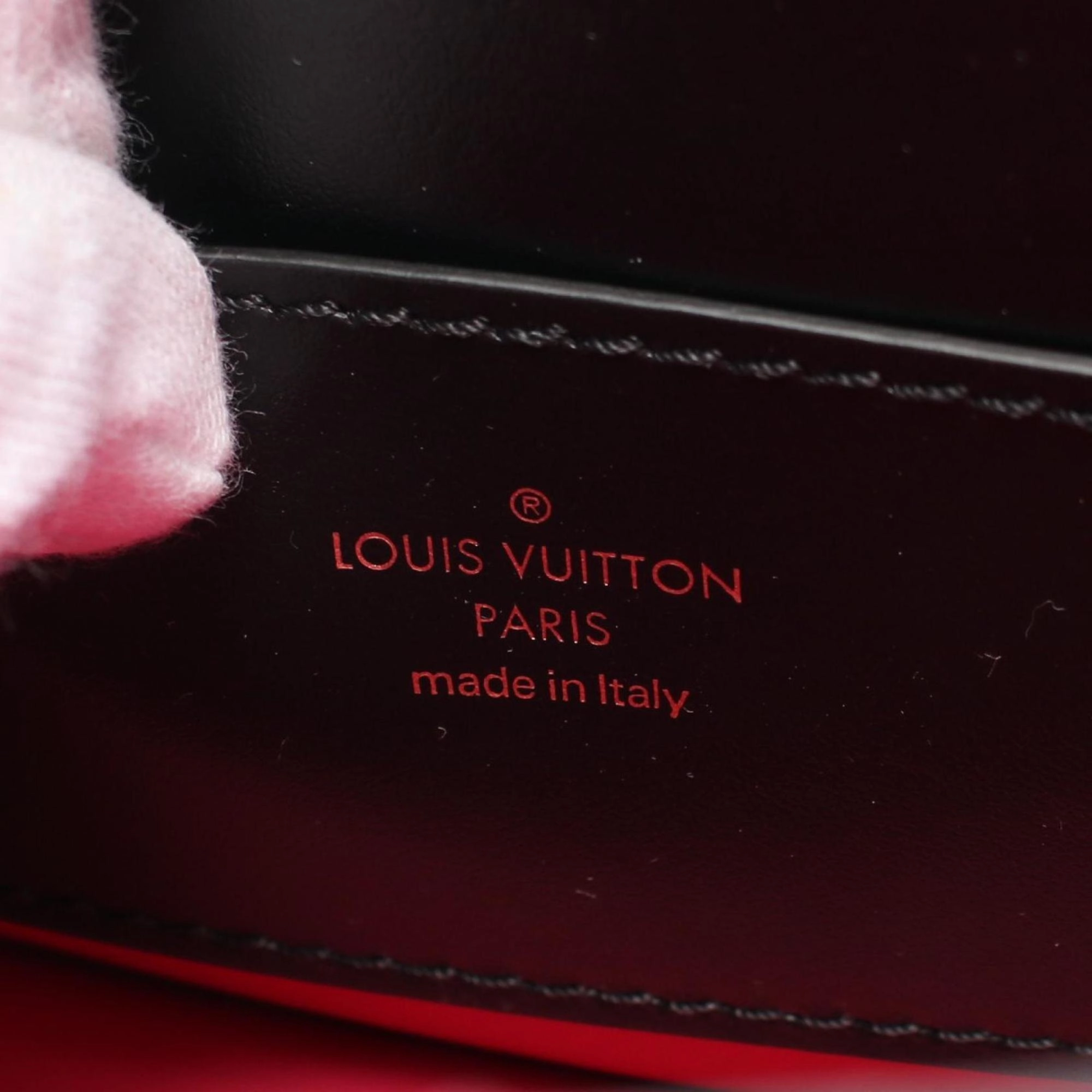 Louis Vuitton Leather Shoulder Bag (Pre-Owned)