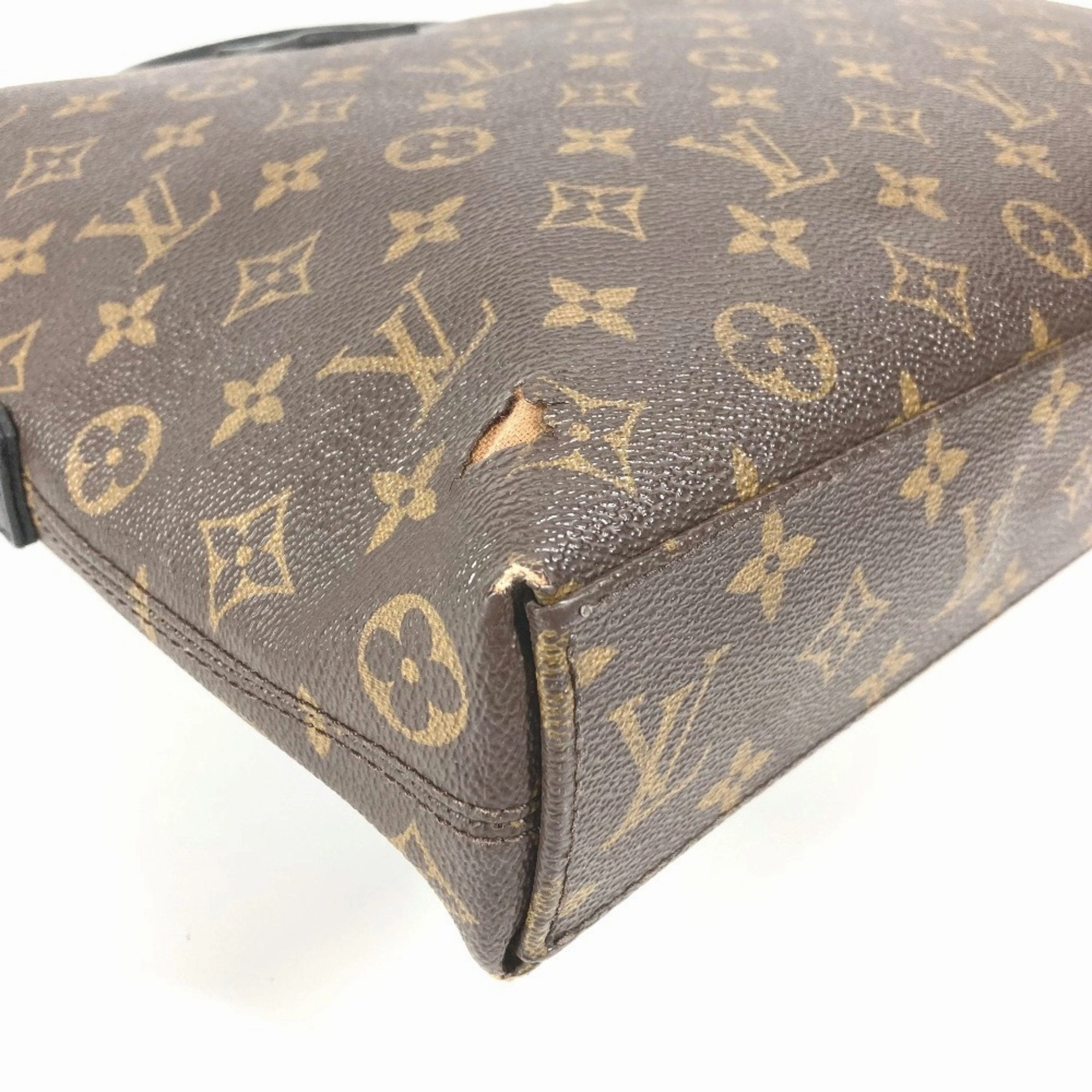 Louis Vuitton  Monogram Canvas Handbag (Pre-Owned)
