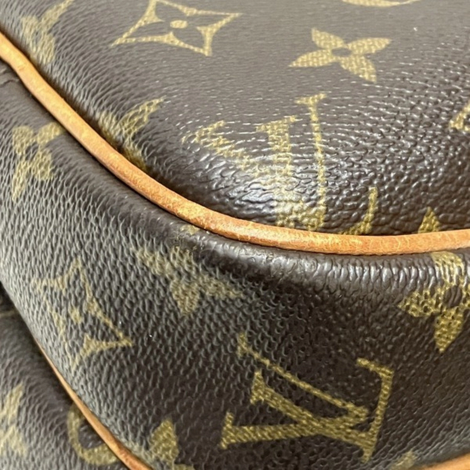 Louis Vuitton Monogram Monogram Shoulder Bag (Pre-Owned)