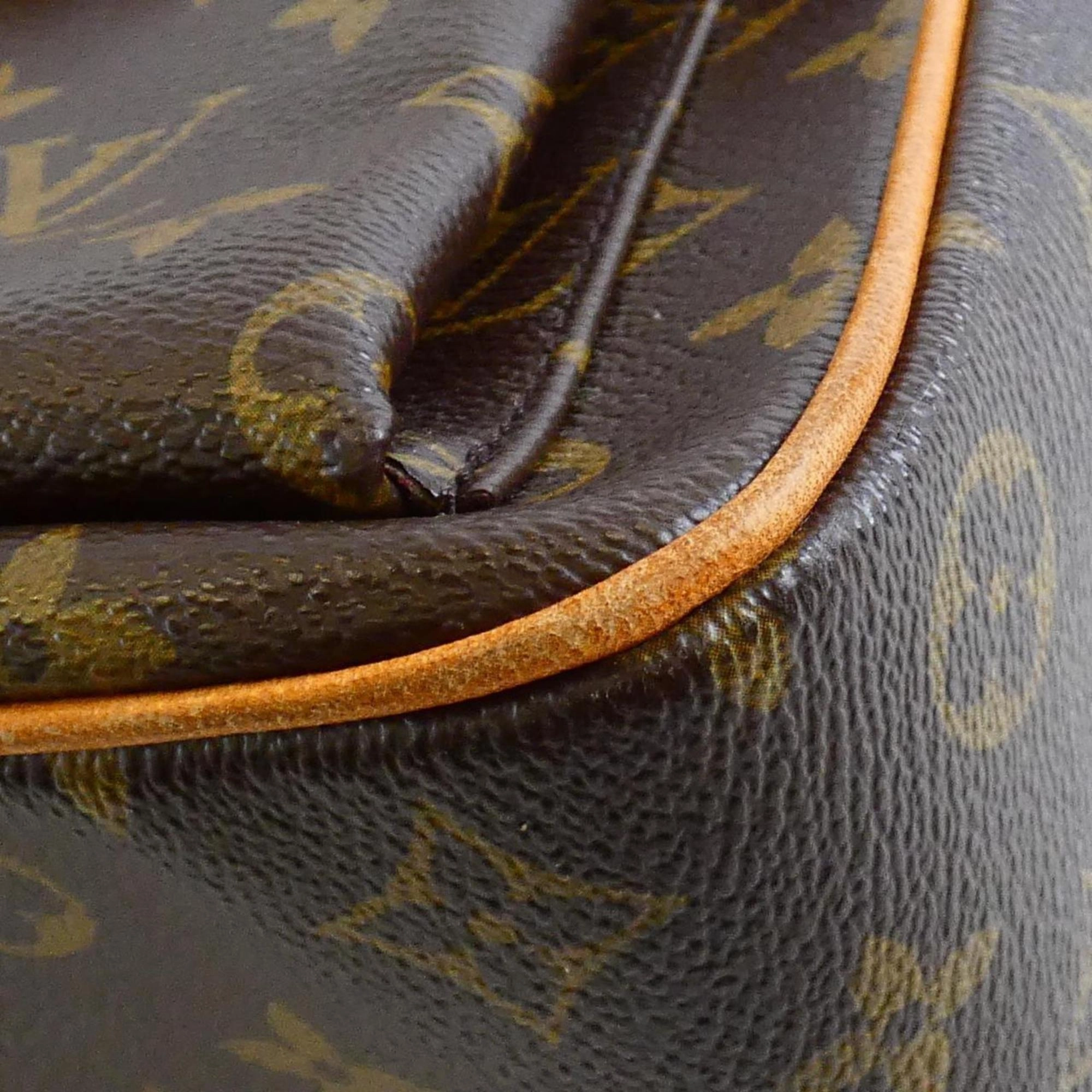 Louis Vuitton Multipli Cit Canvas Shoulder Bag (Pre-Owned)