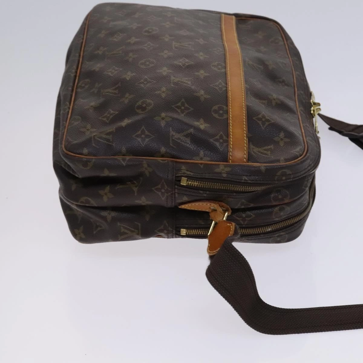 Louis Vuitton Reporter Canvas Shoulder Bag (Pre-Owned)