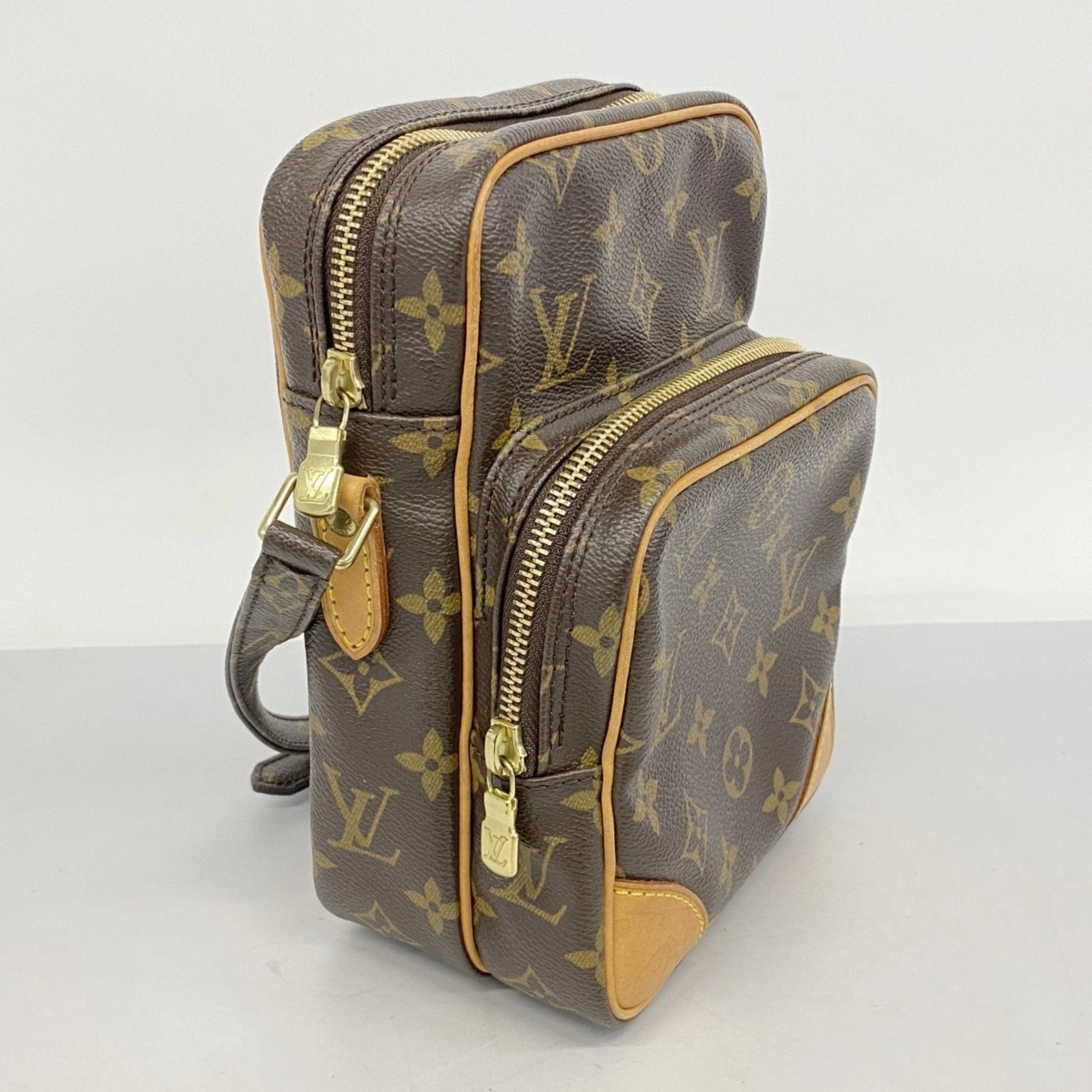 Louis Vuitton Shoulder Bag (Pre-Owned)