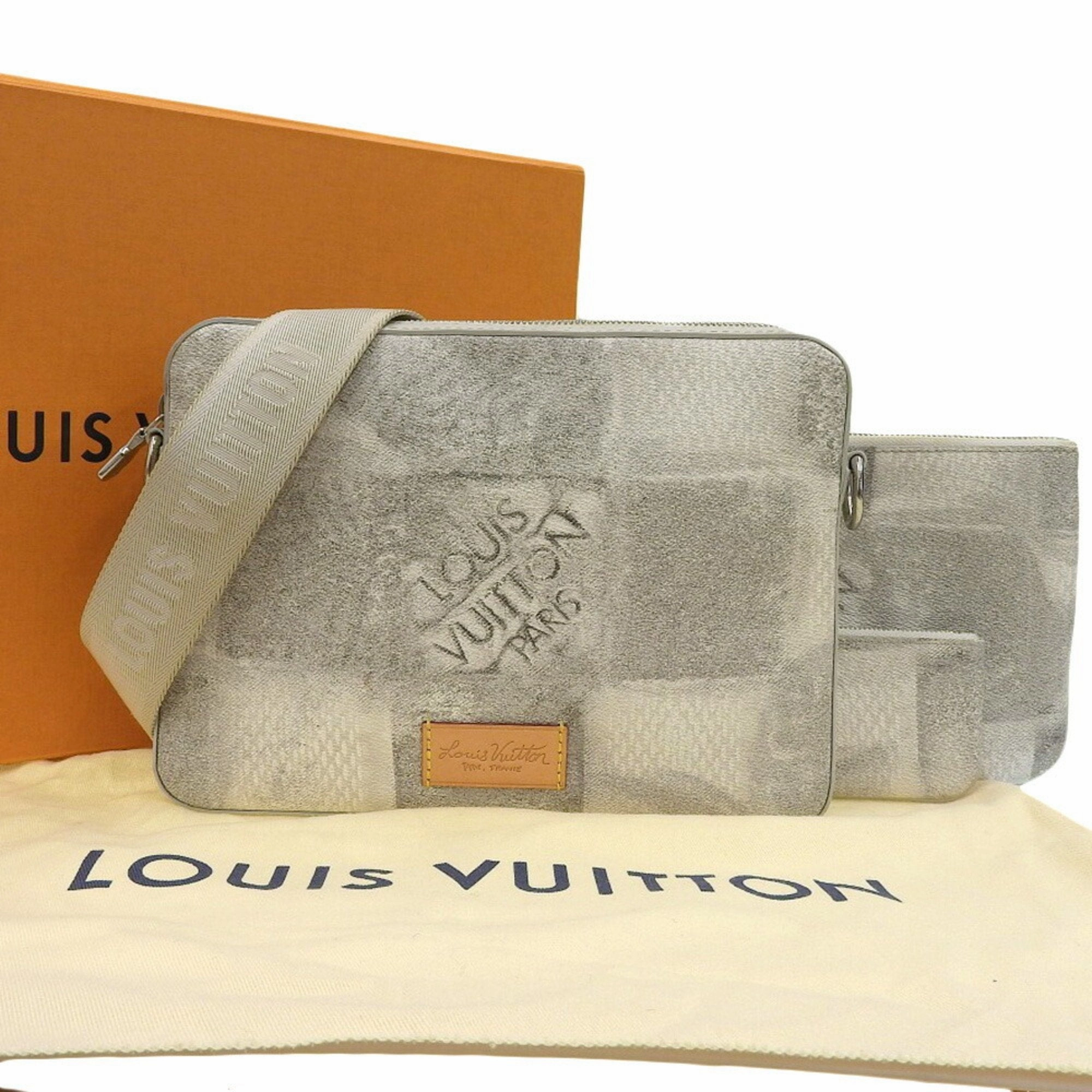 Louis Vuitton Shoulder Bag (Pre-Owned)