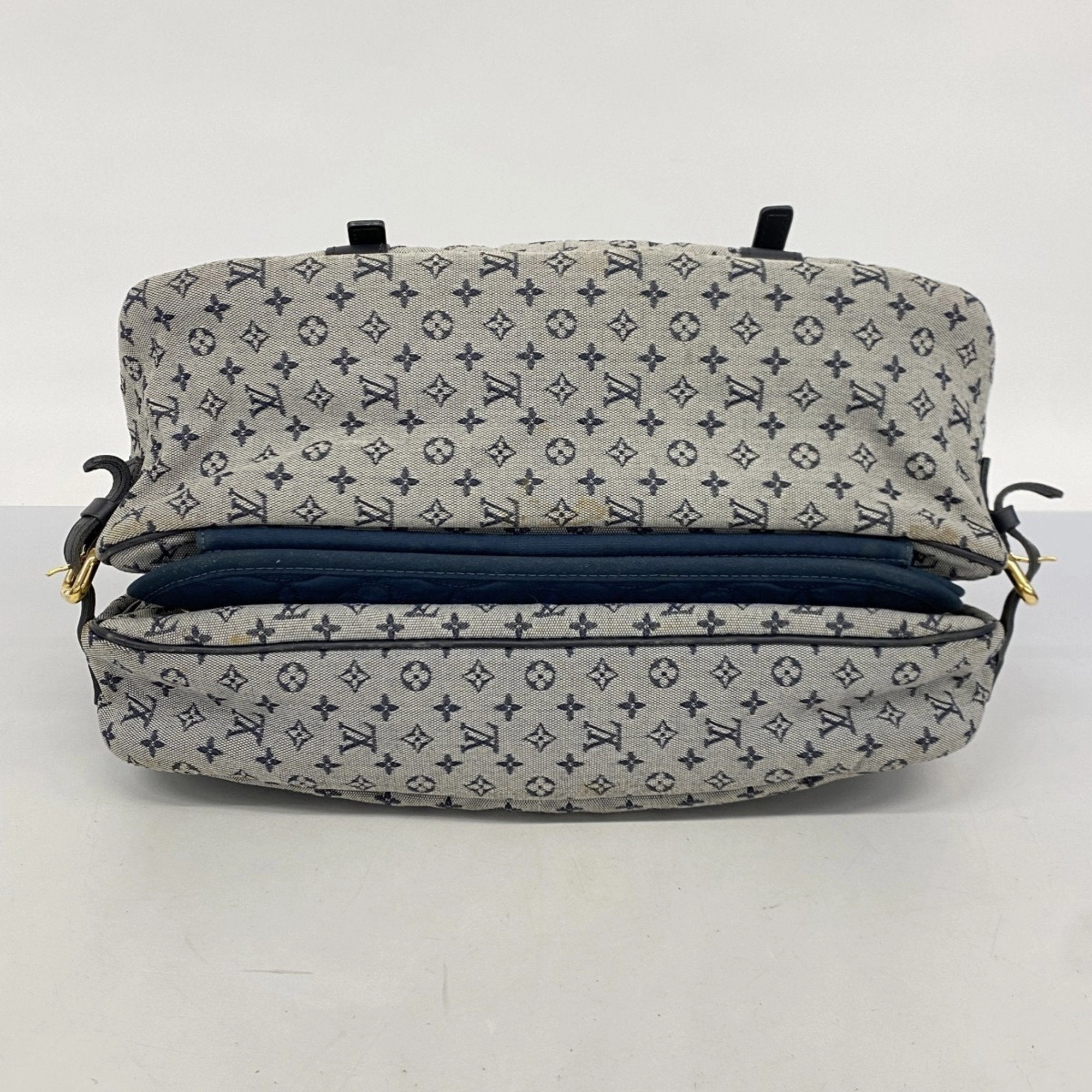 Louis Vuitton Shoulder Bag (Pre-Owned)