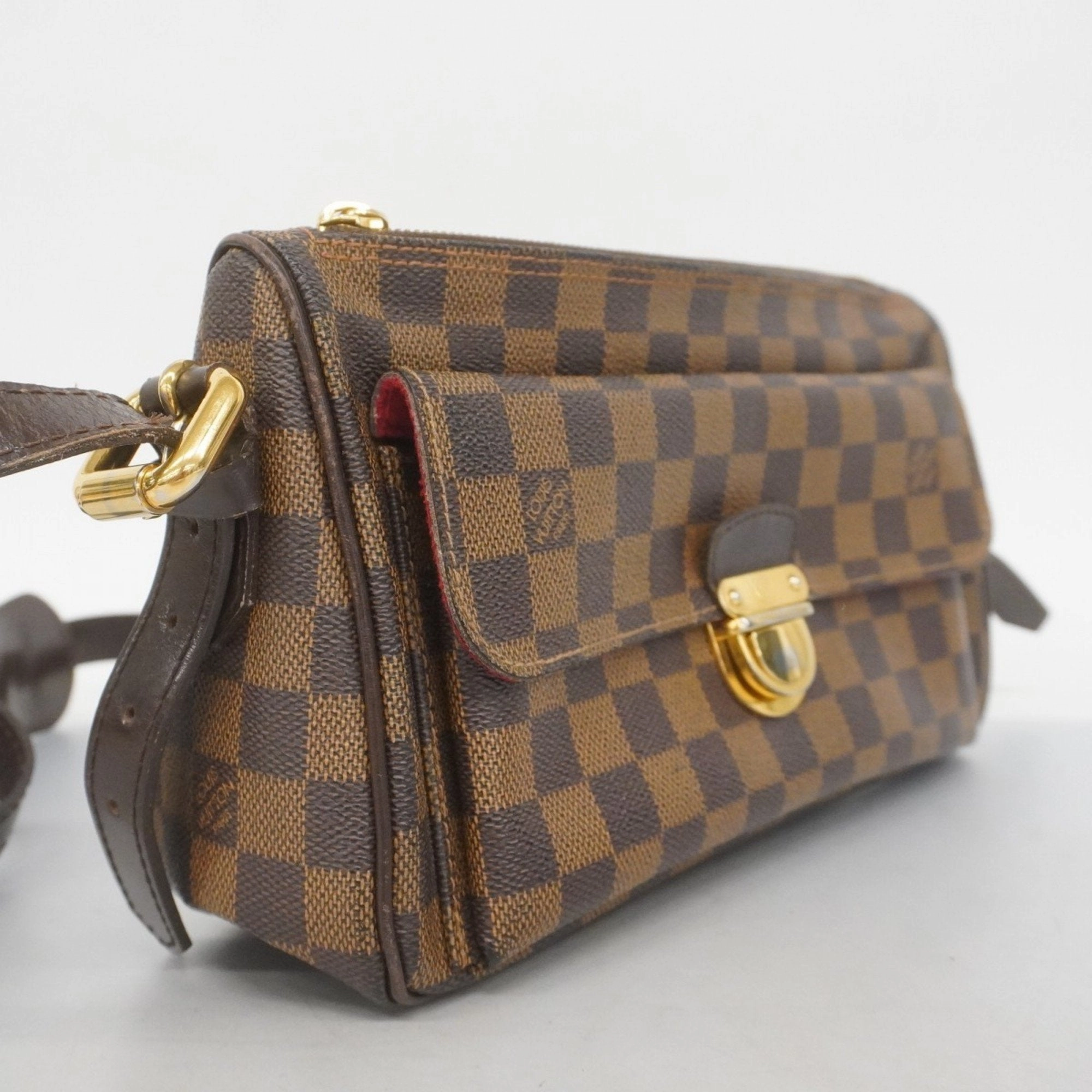 Louis Vuitton Shoulder Bag (Pre-Owned)