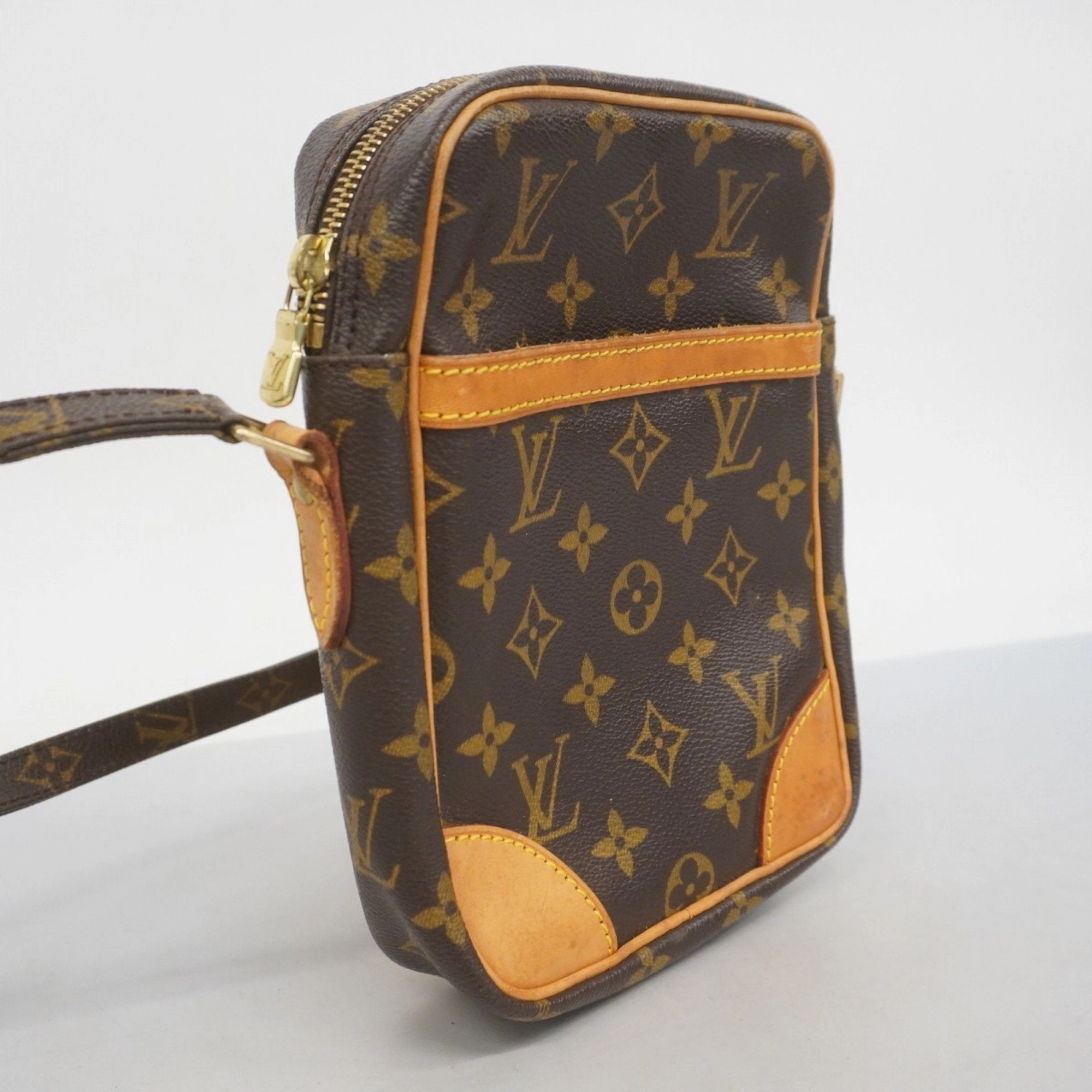 Louis Vuitton Shoulder Bag (Pre-Owned)
