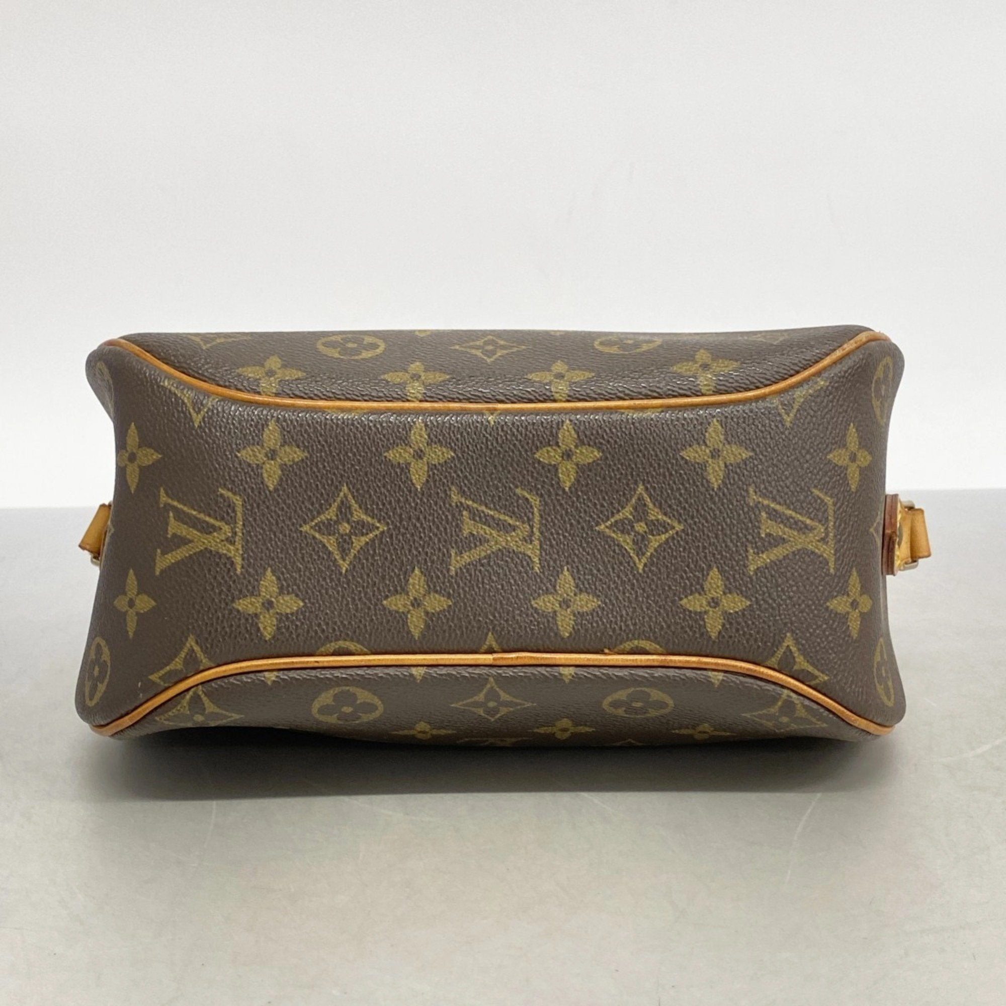 Louis Vuitton Shoulder Bag (Pre-Owned)