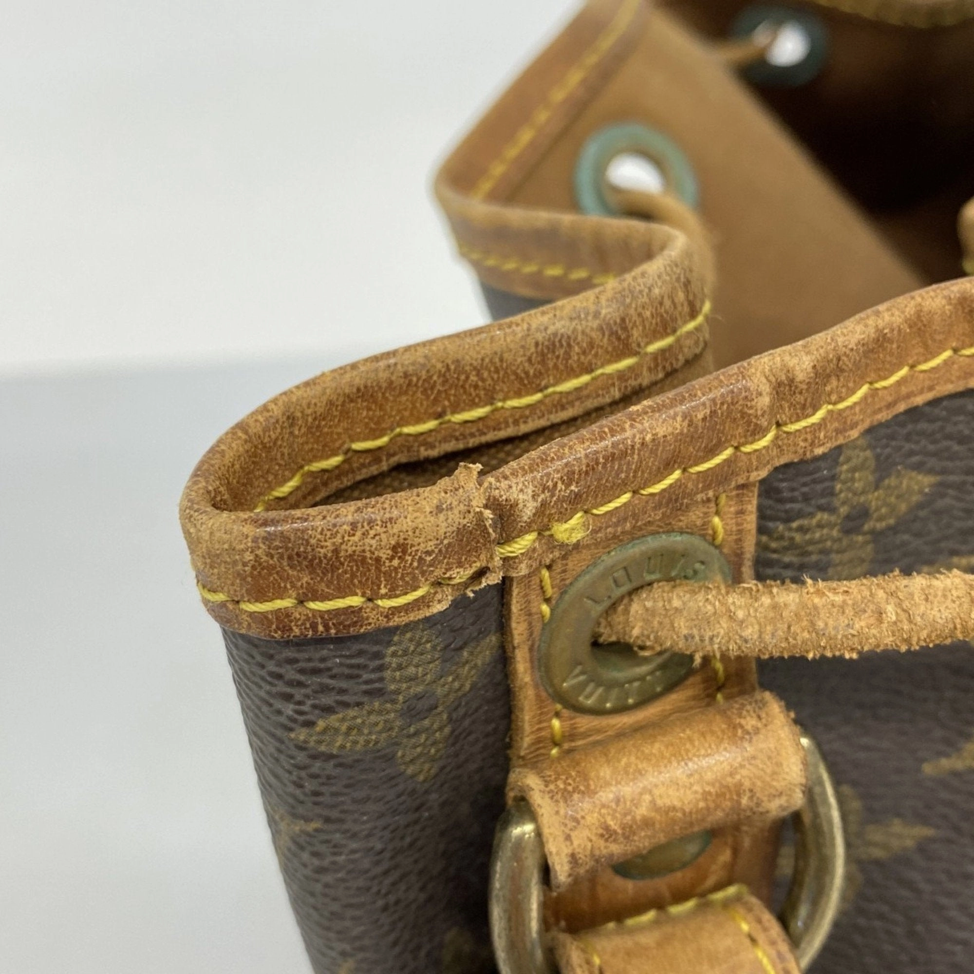 Louis Vuitton Shoulder Bag (Pre-Owned)