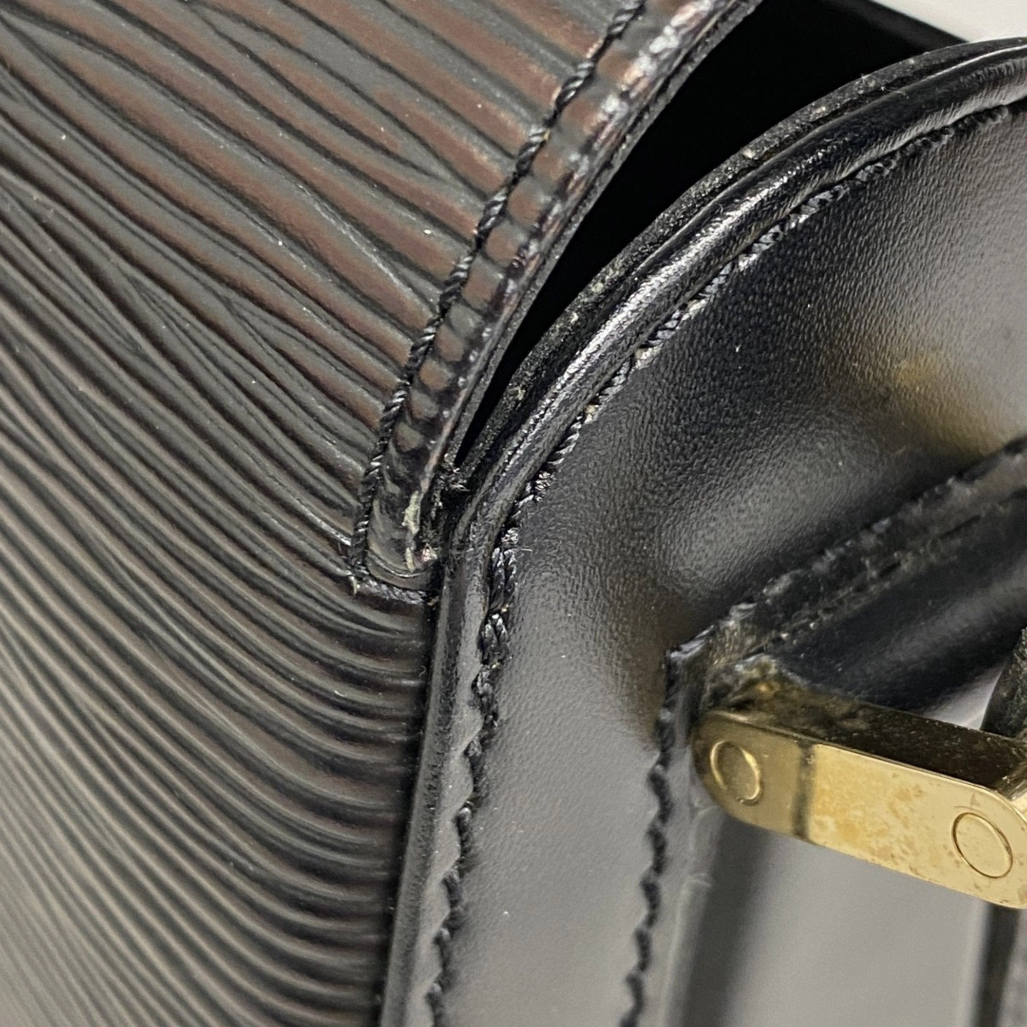 Louis Vuitton Shoulder Bag (Pre-Owned)