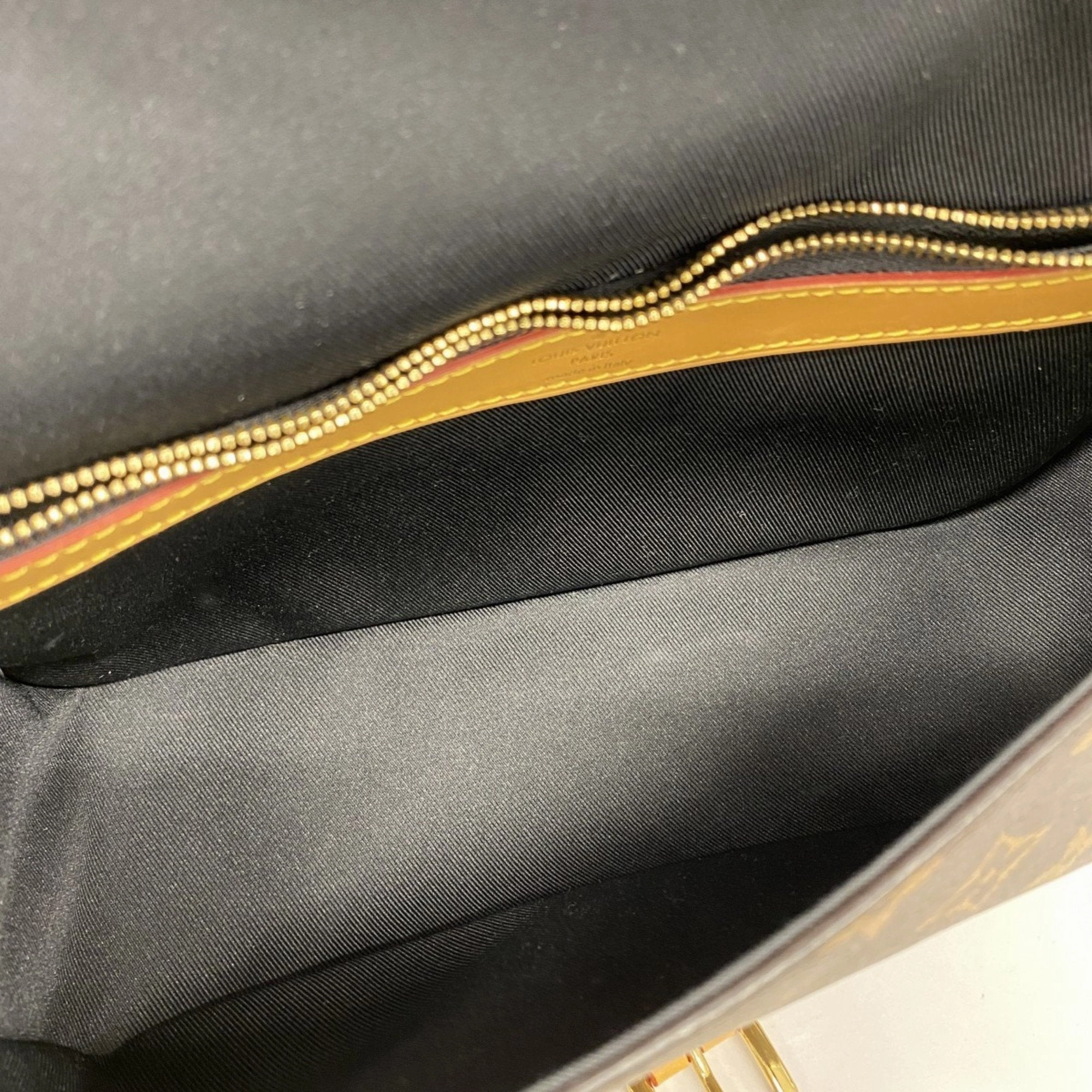 Louis Vuitton Shoulder Bag (Pre-Owned)