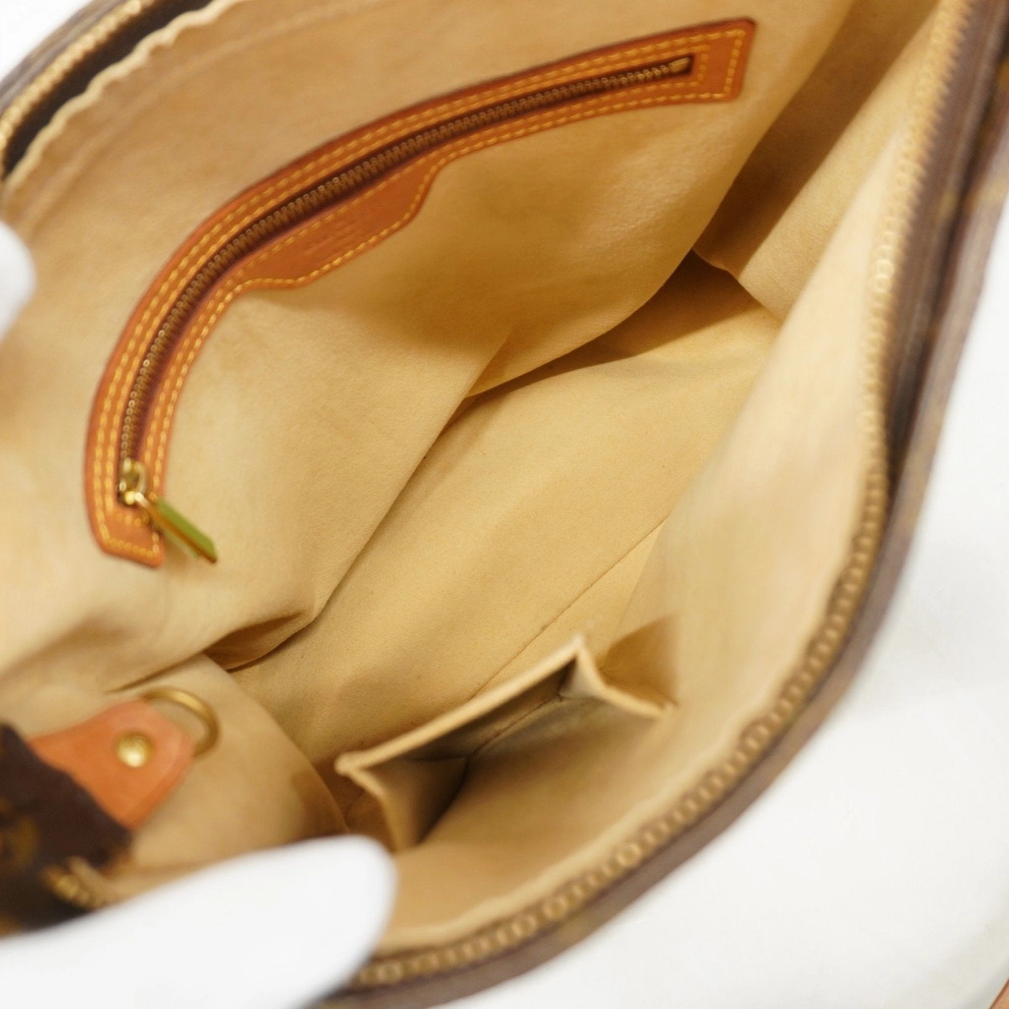 Louis Vuitton Shoulder Bag (Pre-Owned)