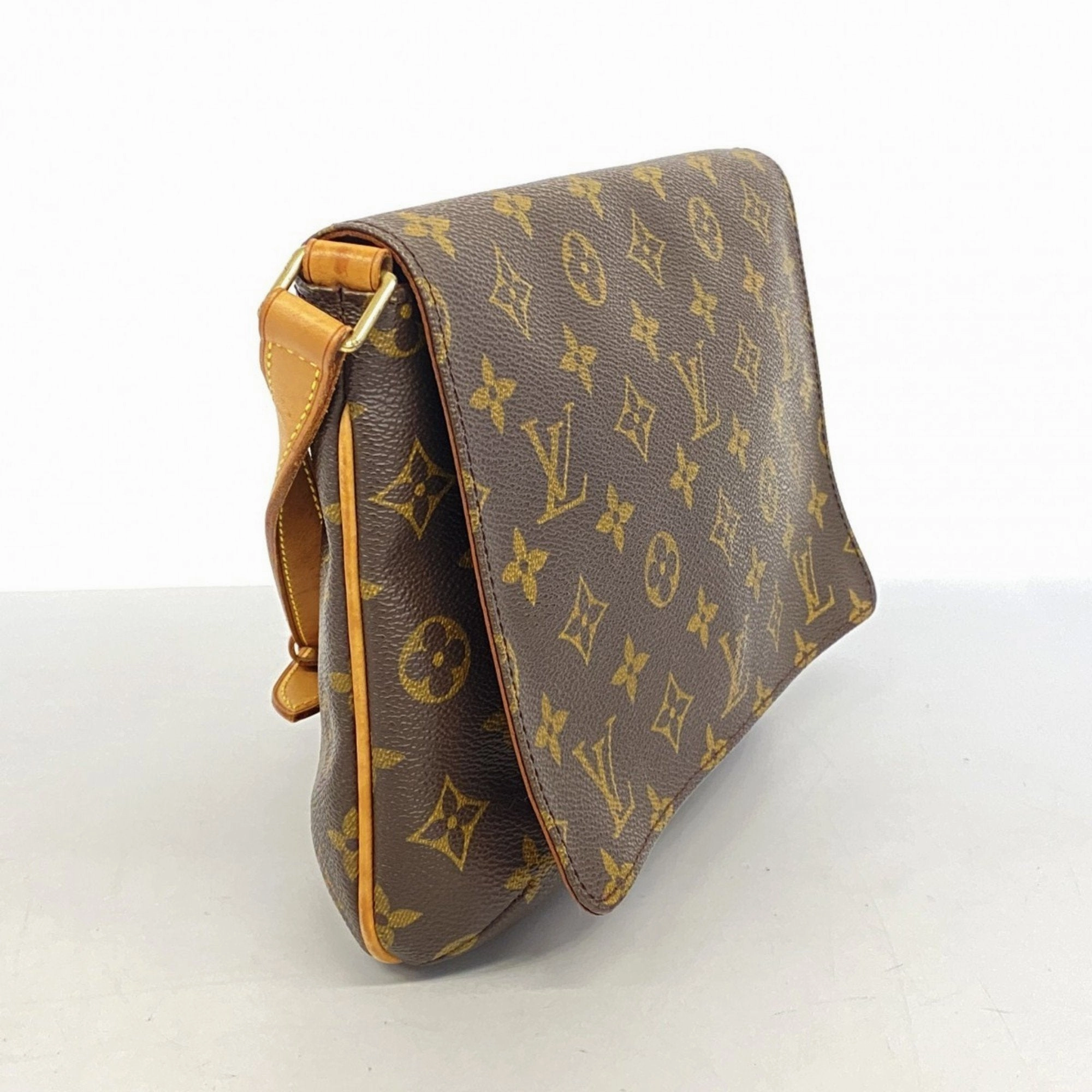 Louis Vuitton Shoulder Bag (Pre-Owned)
