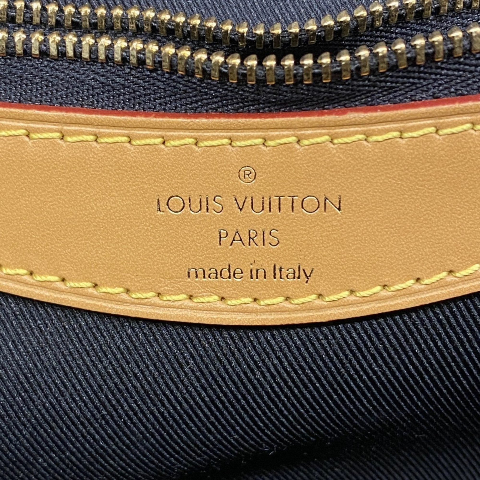 Louis Vuitton Shoulder Bag (Pre-Owned)