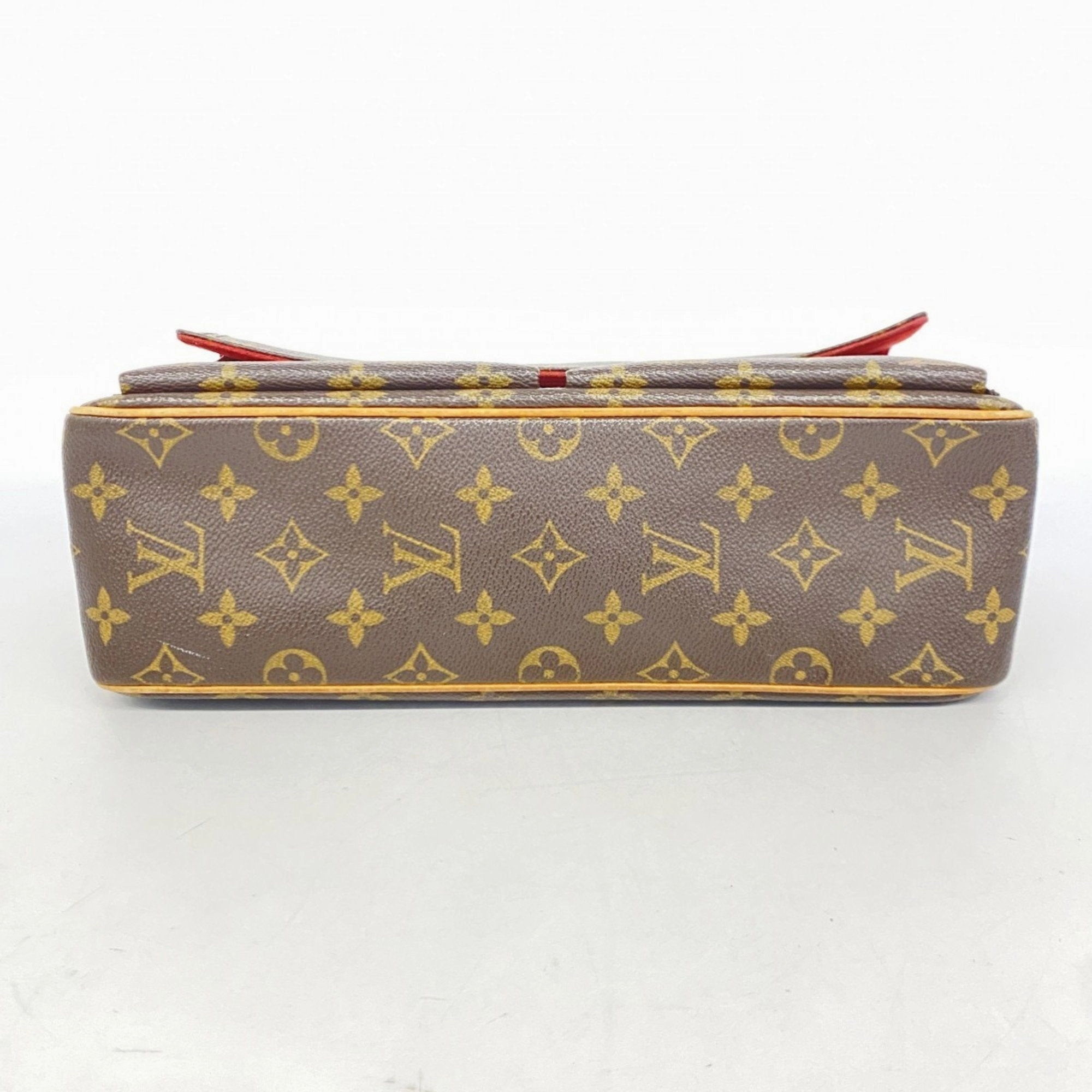 Louis Vuitton Shoulder Bag (Pre-Owned)