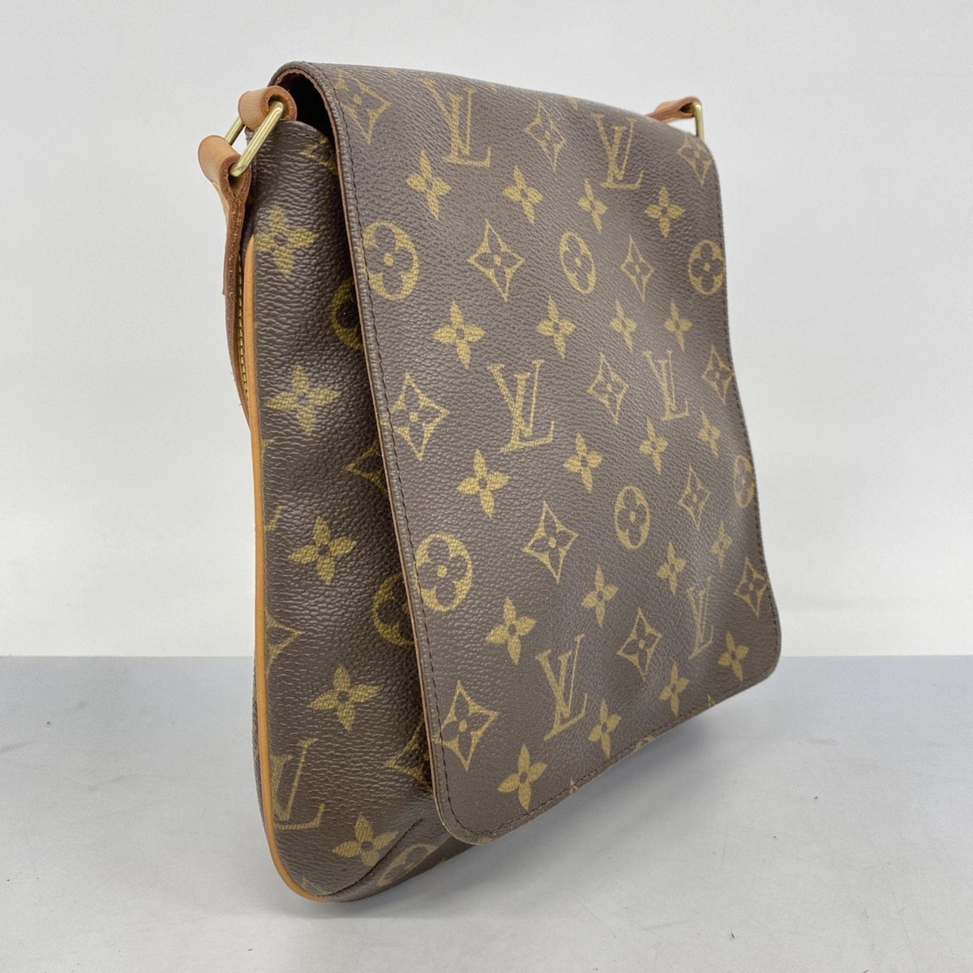 Louis Vuitton Shoulder Bag (Pre-Owned)