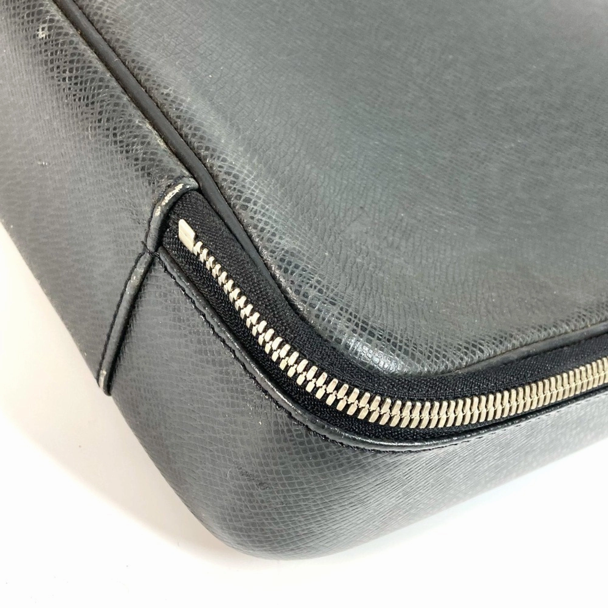 Louis Vuitton Taiga Ardoise Taiga Leather Handbag Shoulder Bag (Pre-Owned)