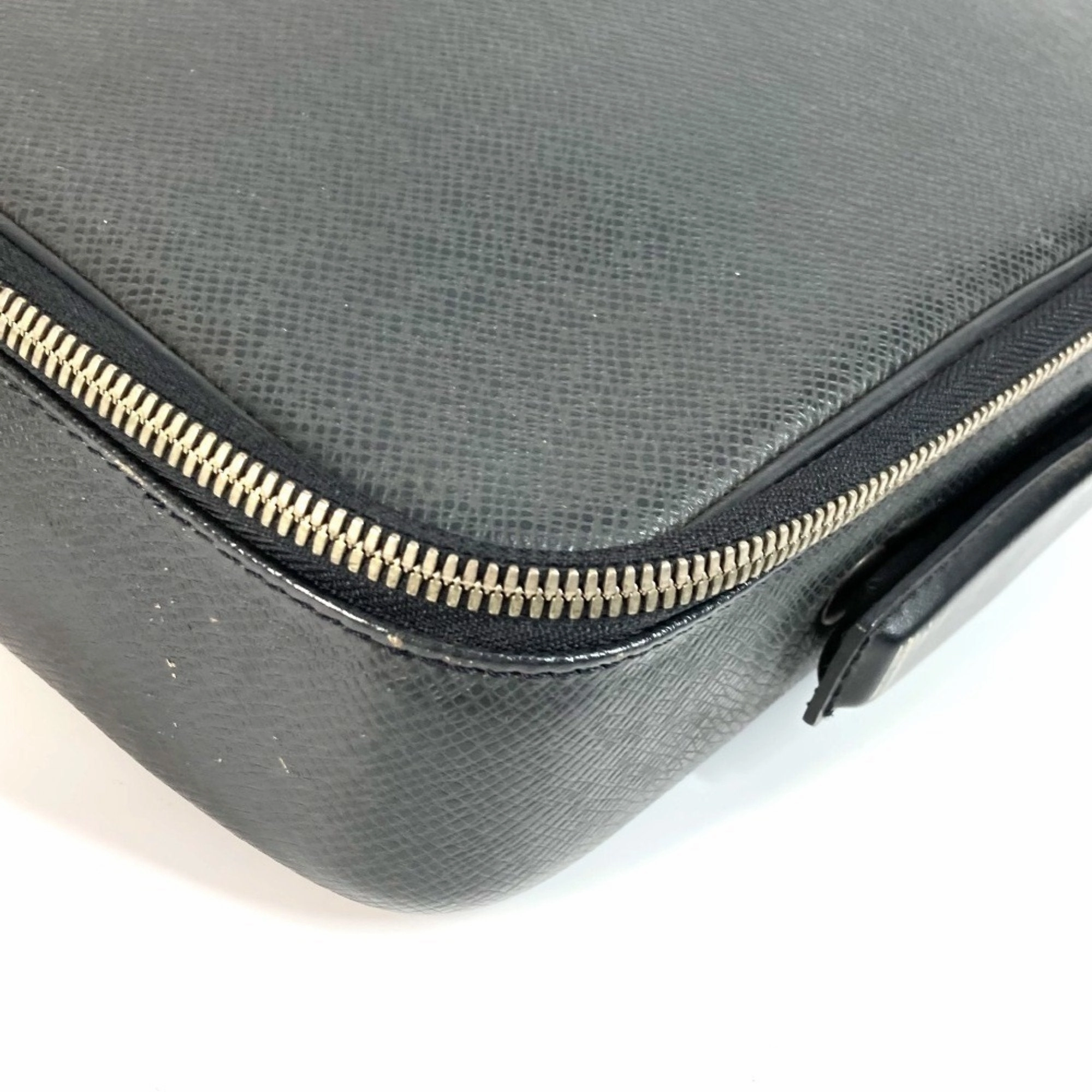 Louis Vuitton Taiga Ardoise Taiga Leather Handbag Shoulder Bag (Pre-Owned)