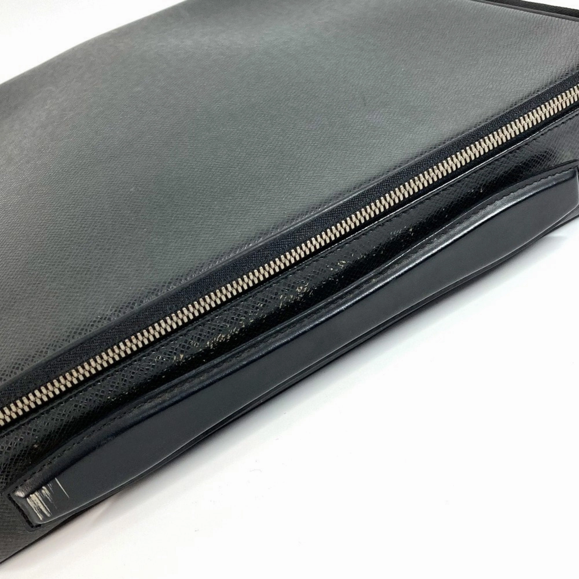 Louis Vuitton Taiga Ardoise Taiga Leather Handbag Shoulder Bag (Pre-Owned)