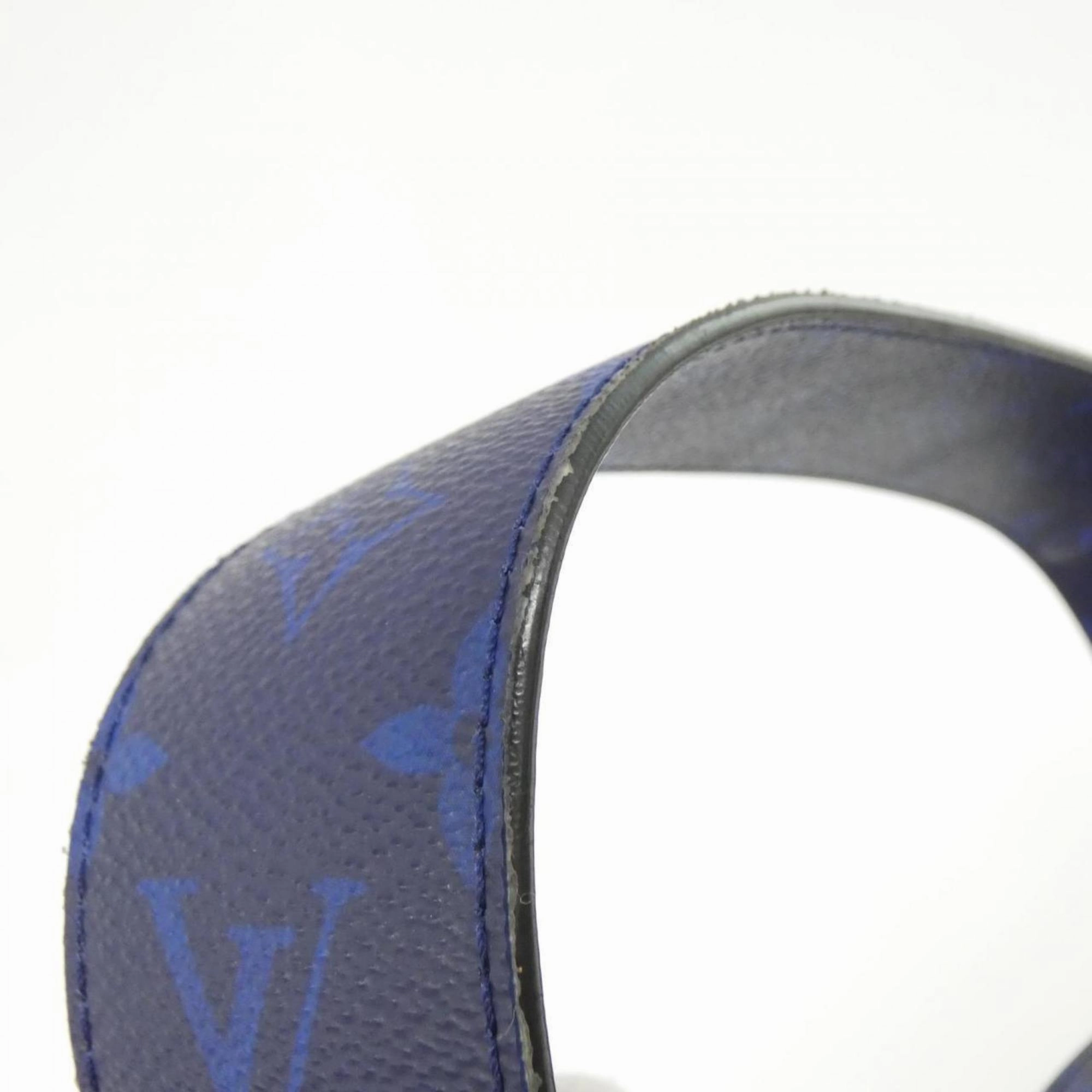 Louis Vuitton Taigarama Leather Shoulder Bag (Pre-Owned)