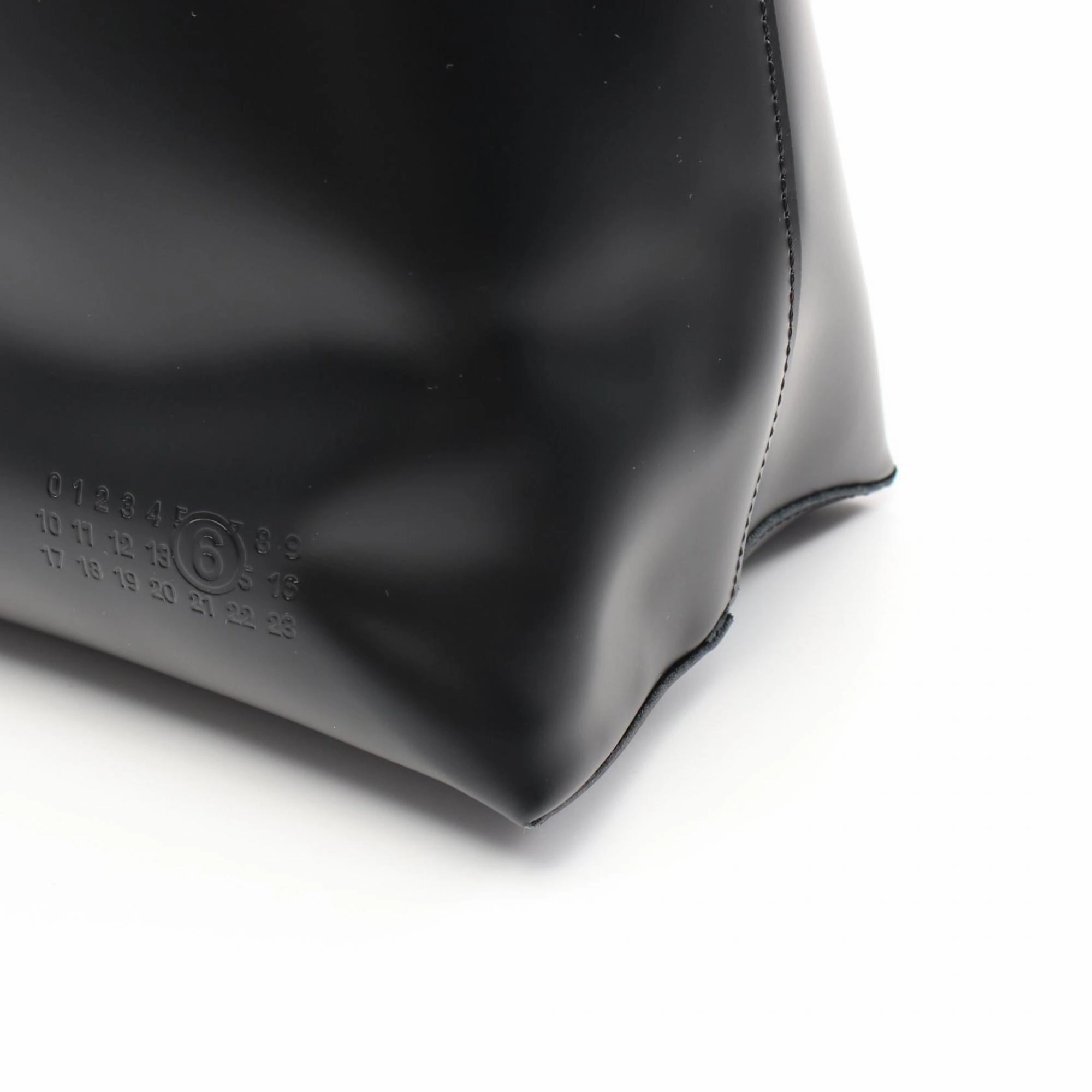 Mm6 Maison Margiela  Leather Shoulder Bag (Pre-Owned)