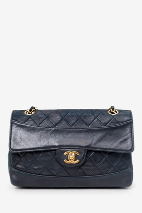 Pre-Loved Chanel 1989-91 Black Quilted Lambskin Single Flap Bag with Removable Pochette \'As Is\'