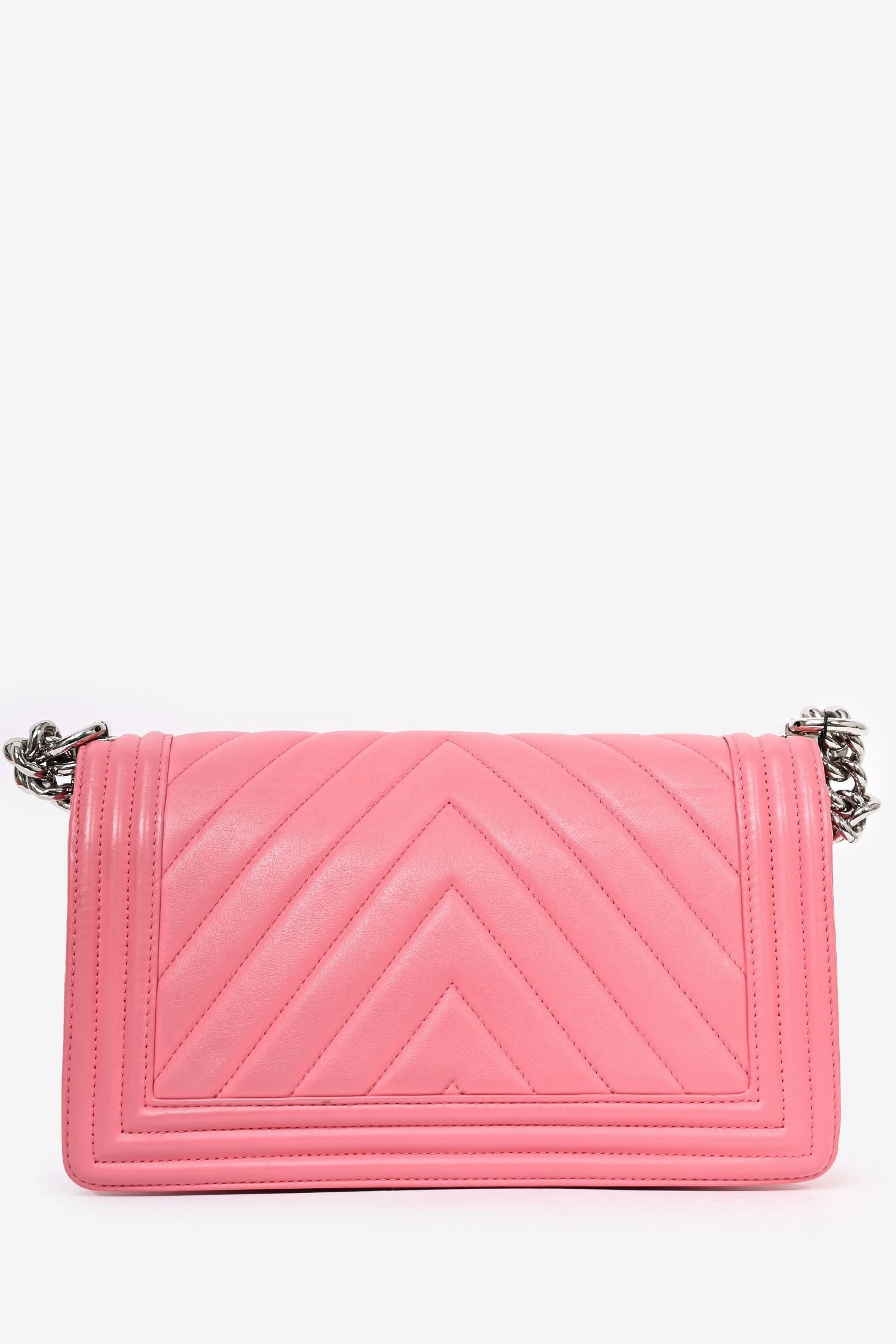 Pre-Loved Chanel 2016/17 Pink Leather Chevron Patterned Medium Boy Crossbody