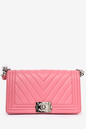 Pre-Loved Chanel 2016/17 Pink Leather Chevron Patterned Medium Boy Crossbody