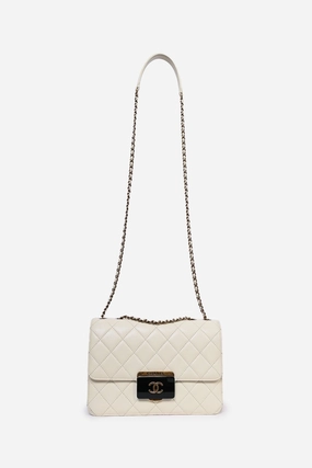 Pre-Loved Chanel 2016 Cream Leather Beauty Lock Flap Shoulder Bag